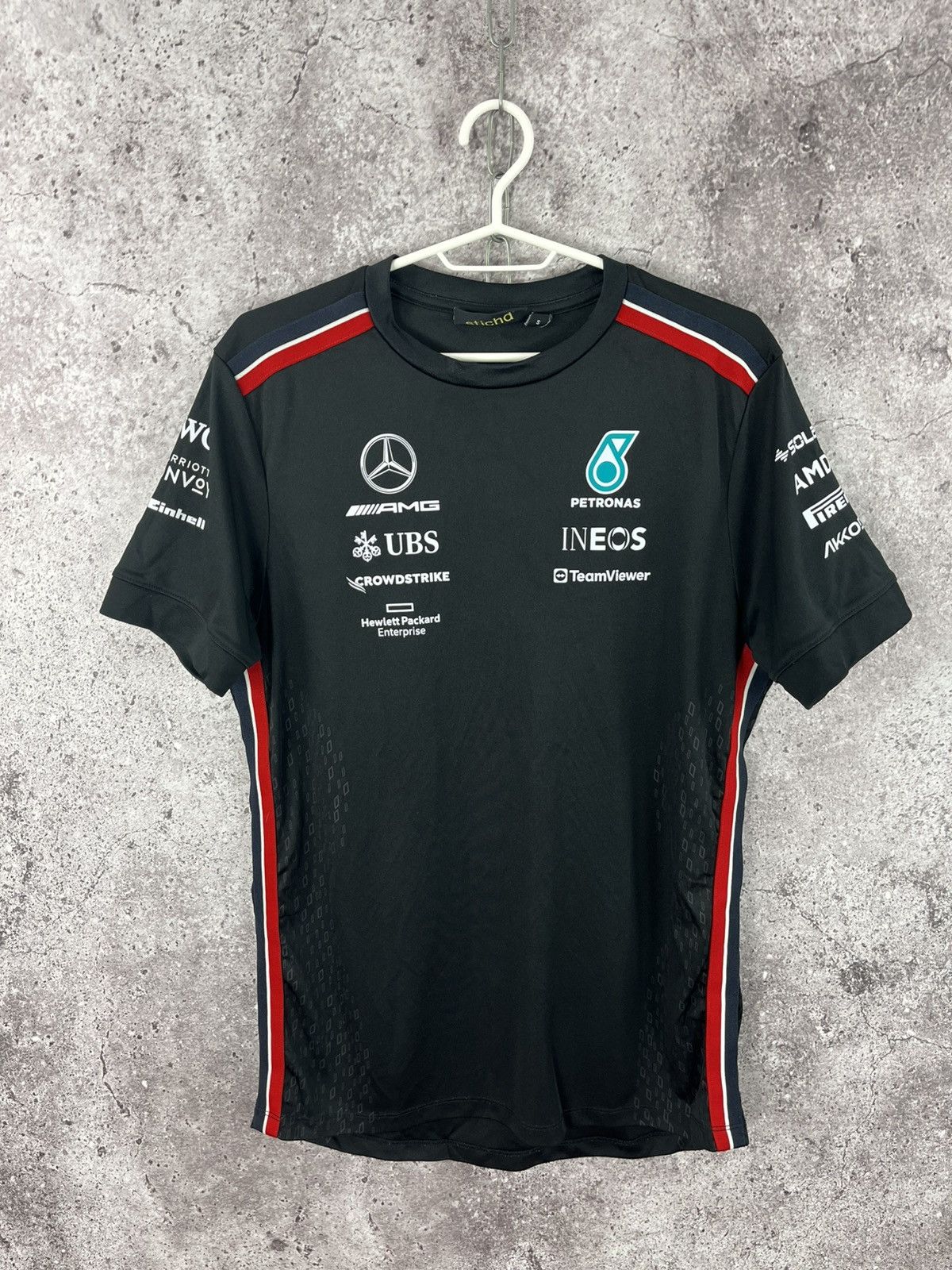 Mercedes-Benz AMG Mercedes Petronas Formula One Team T-Shirt Jersey Size S Size US S / EU 44-46 / 1 - 1 Thumbnail