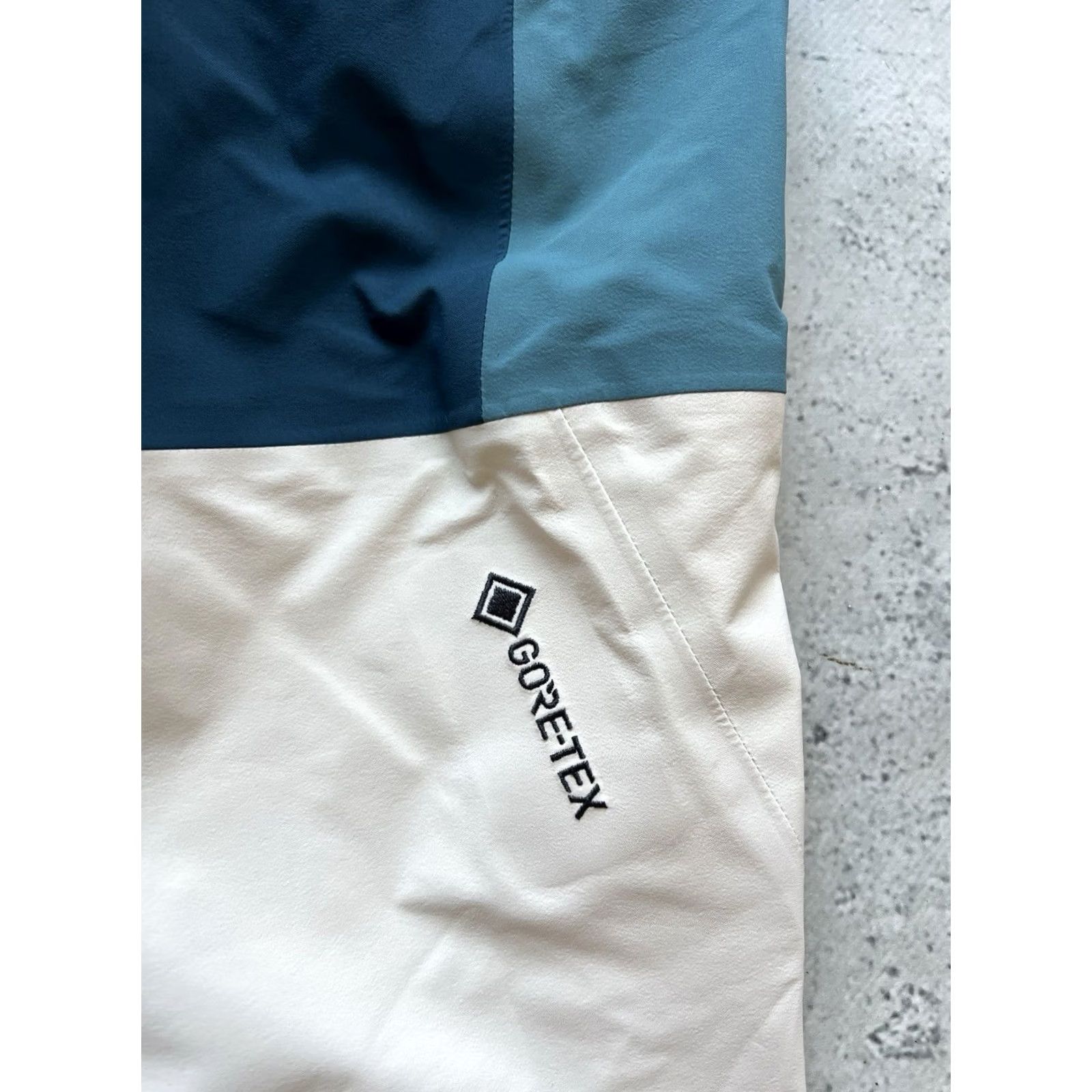 Peak Performance PEAK PERFORMANCE VISLIGHT GORE-TEX 3L SHELL JACKET MEN'S SIZE S Ski Boy/Adult? Size US S / EU 44-46 / 1 - 5 Thumbnail