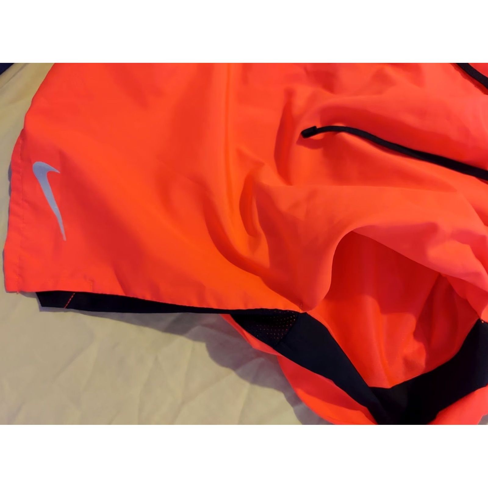 Nike Nike Shorts 2XL Orange Athletic Gym Workout Mens Shorts Regular Fit Elastic Waist Drawstring Pockets Sport Activewear Summer Spring Size US 39 - 3 Thumbnail