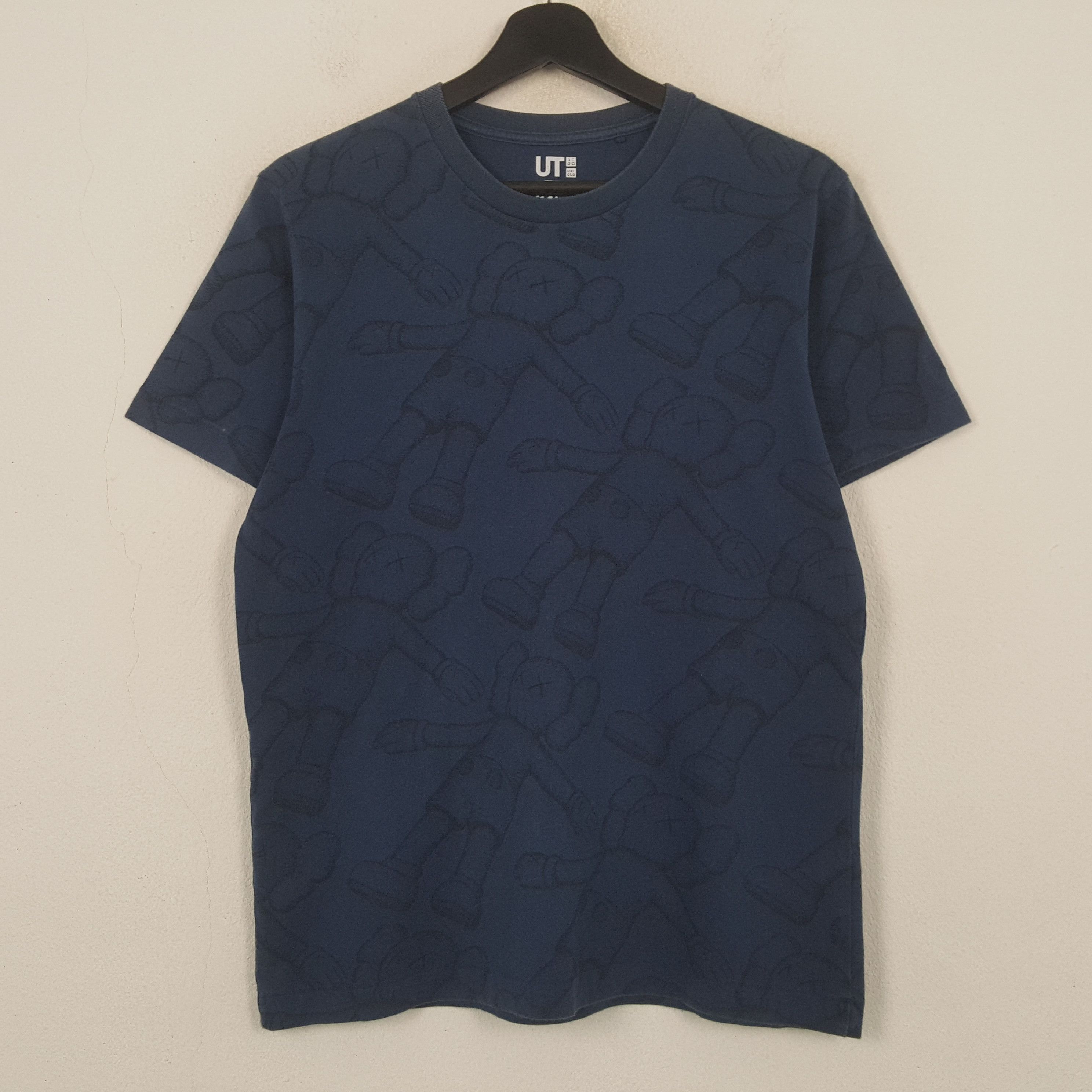 Kaws × Uniqlo Uniqlo X Kaws Streetwear Style Tshirt RR25 Size US M / EU 48-50 / 2 - 1 Thumbnail