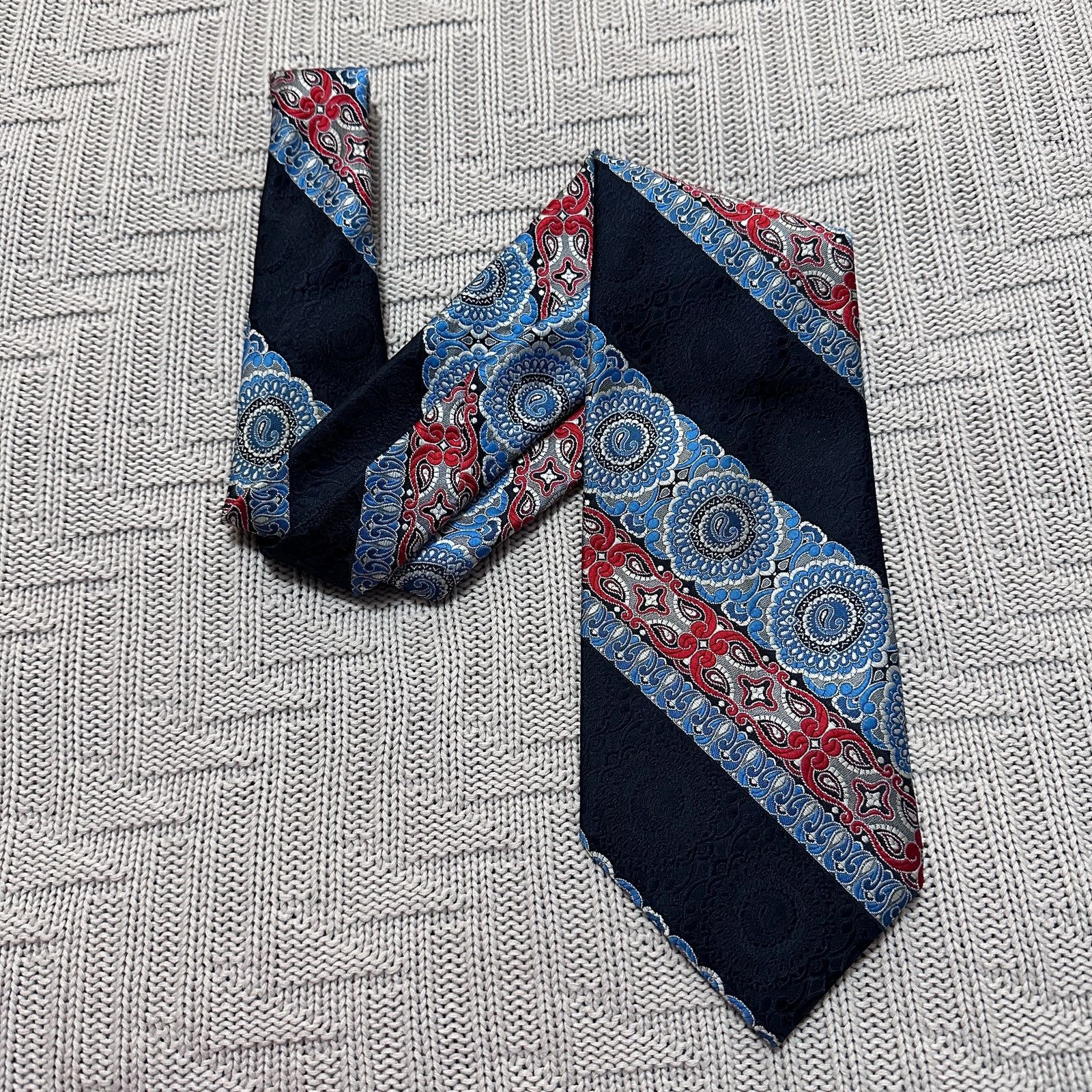 Vintage Vintage Gino Pompeii blue paisley black stripe Italian tie Size ONE SIZE - 1 Thumbnail