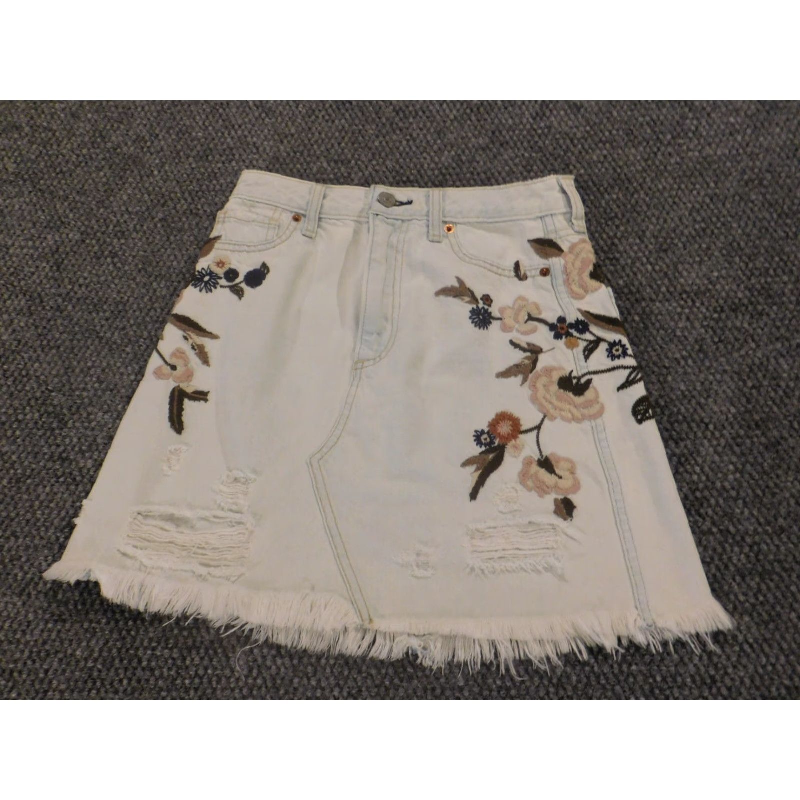 Abercrombie & Fitch Abercrombie & Fitch Womens Skirt 00 Blue Floral Denim A-Line Knee Length Cotton Zip Lined Casual Mens? Womens Size 24" / US 00 / IT 34 - 3 Thumbnail
