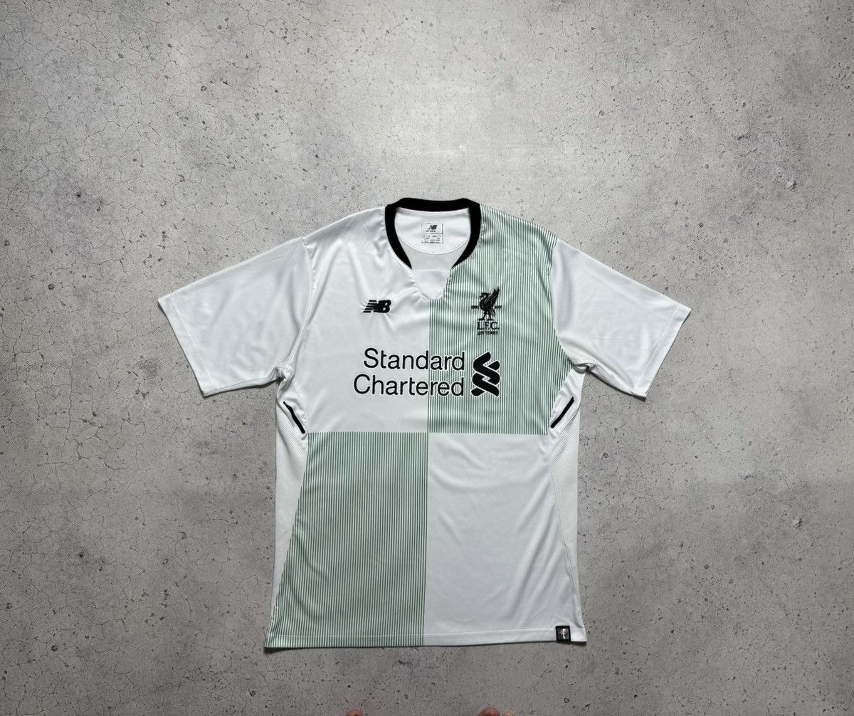 New Balance New Balance FC Liverpool 2017/2018 Soccer Jersey Vintage Size US M / EU 48-50 / 2 - 1 Thumbnail