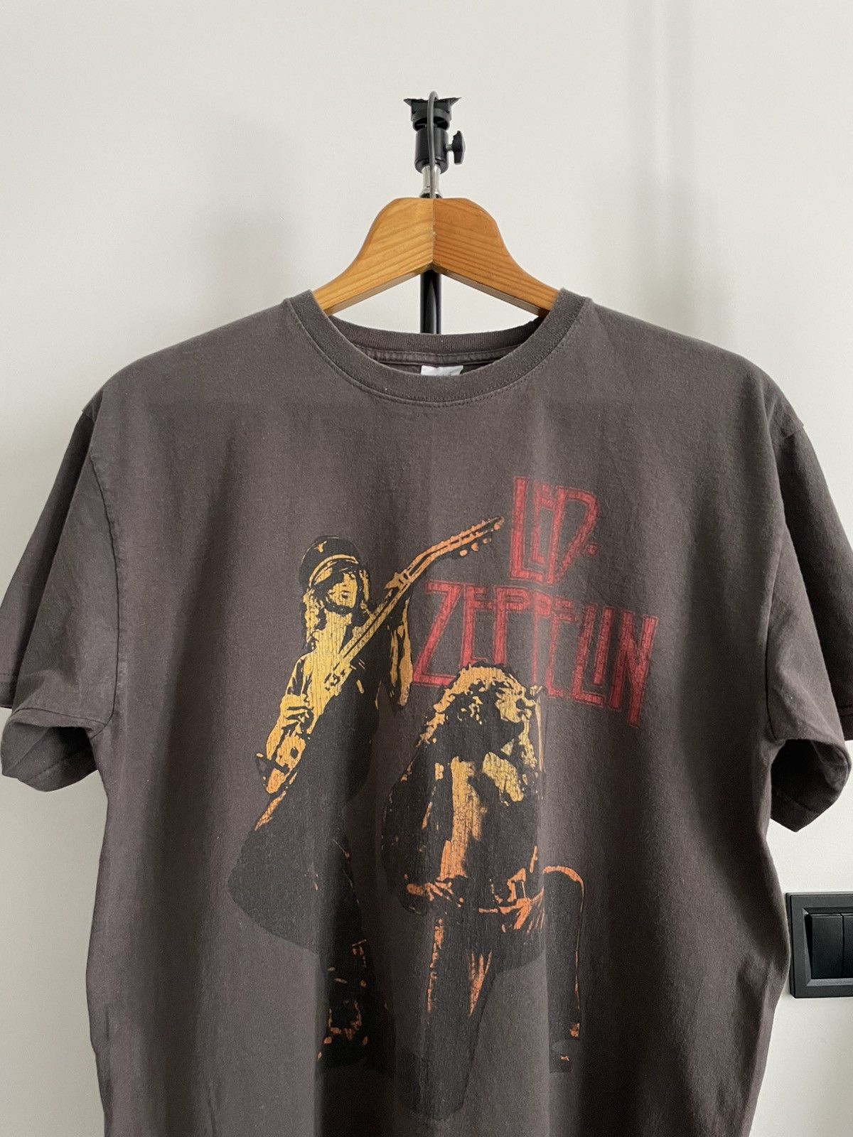 Band Tees Vintage 2000’s Led Zeppelin Jimmy Page T-Shirt Sun Fade RARE Size US L / EU 52-54 / 3 - 2 Thumbnail