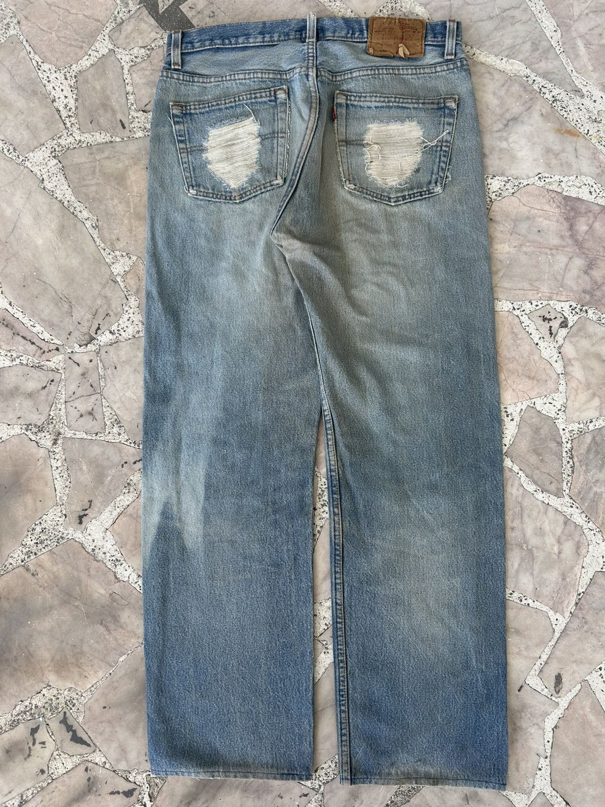 Levi's Levis 501 Vintage Ripped Jeans USA Size US 32 / EU 48 - 2 Thumbnail