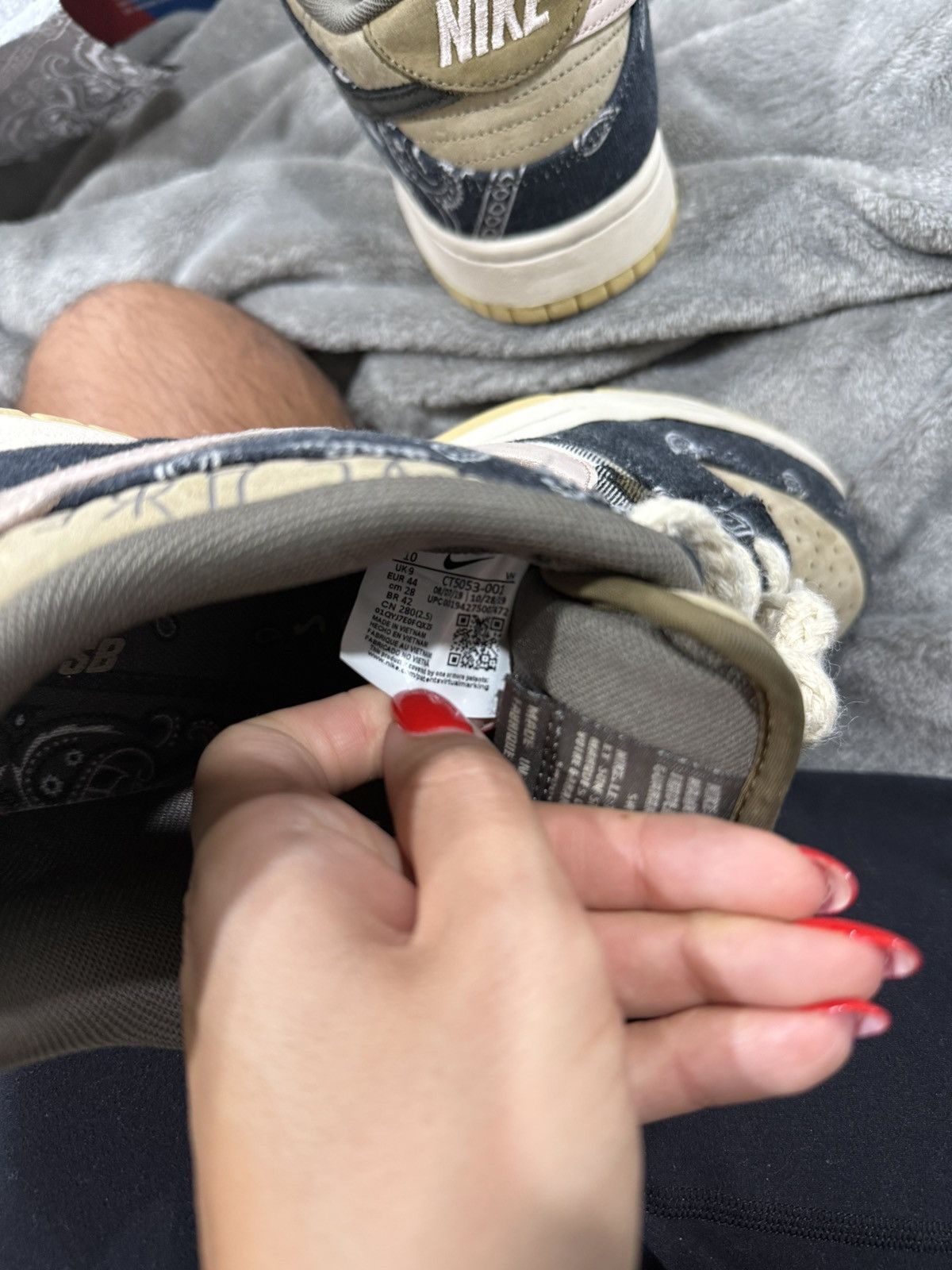 Nike × Travis Scott Nike SB Dunk Low Size US 10 / EU 43 - 24 Thumbnail