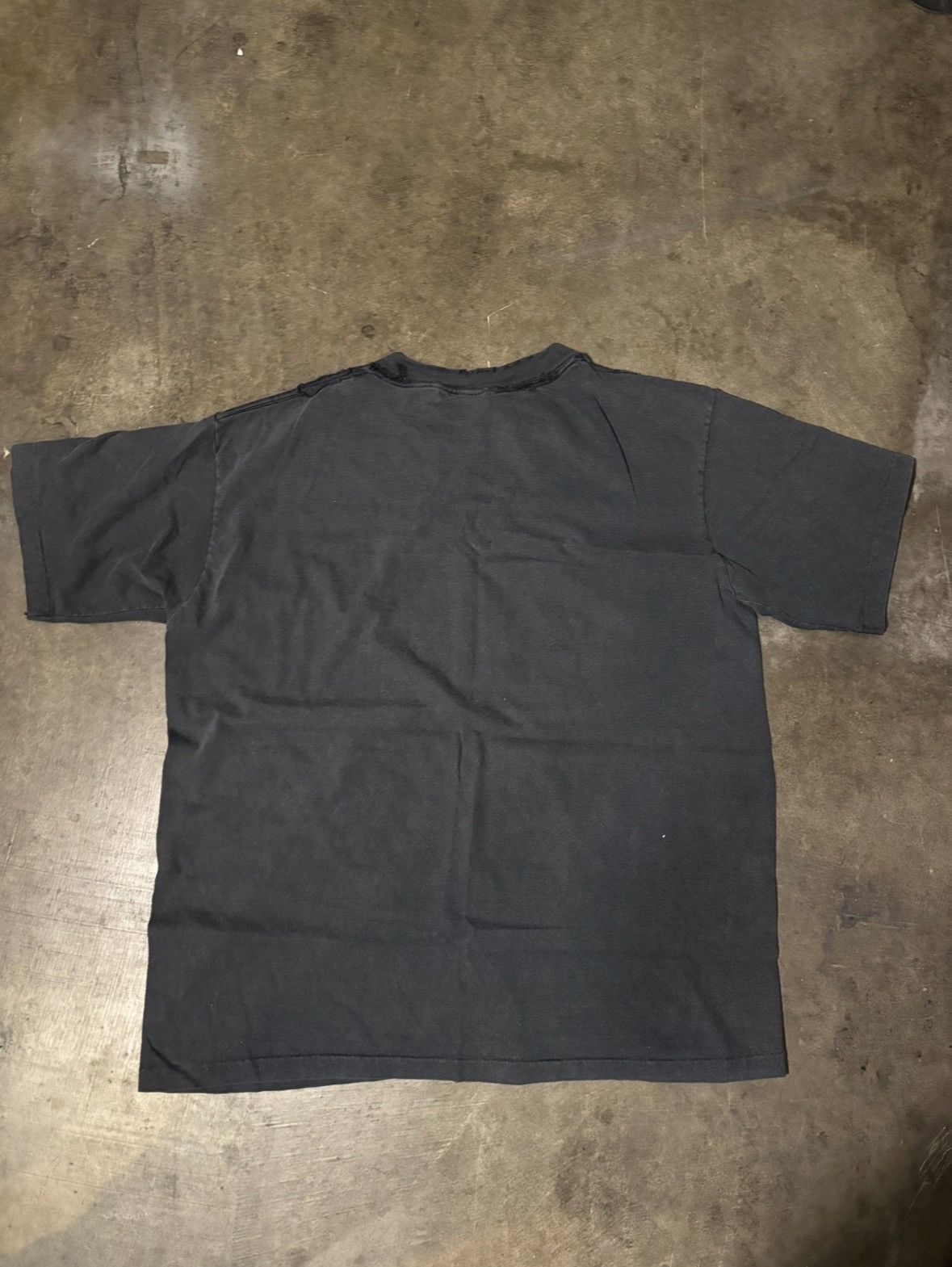 Other 1991 Vintage Thrashed Distressed Earth Tshirt Size US L / EU 52-54 / 3 - 2 Thumbnail