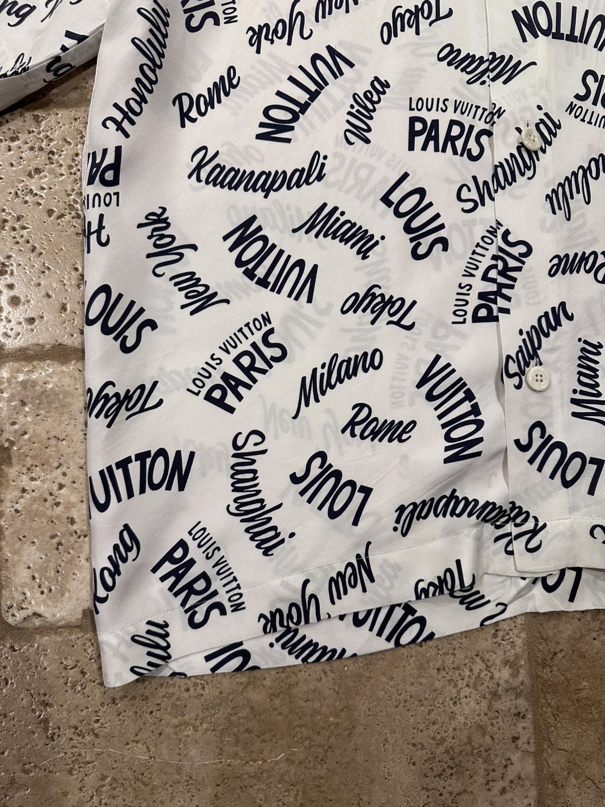 Kim Jones Louis Vuitton Kim Jones SS18 Cities White Silk Button Shirt Size US L / EU 52-54 / 3 - 4 Thumbnail
