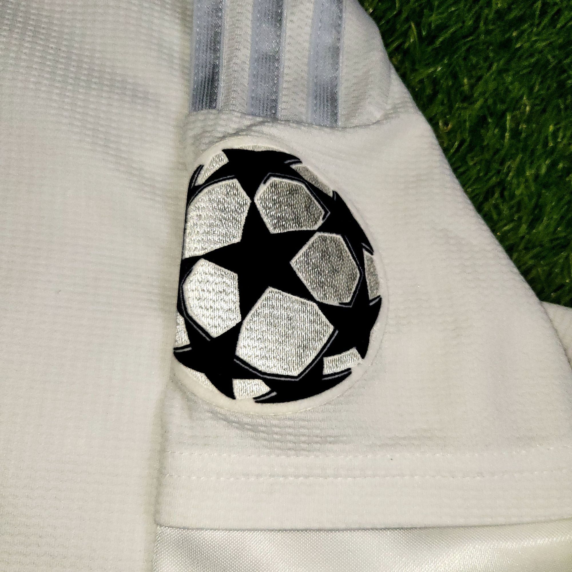 Adidas Ronaldo Real Madrid 2015 2016 FINAL Soccer Jersey L Size US L / EU 52-54 / 3 - 5 Thumbnail