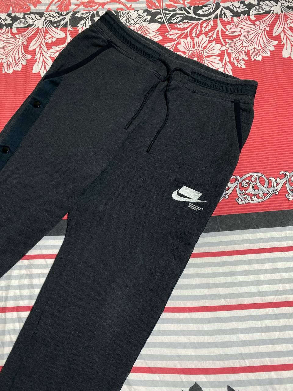 Nike Vintage Nike Swoosh Cotton Baggy Trackpants Y2K rap fit Size US 32 / EU 48 - 10 Thumbnail
