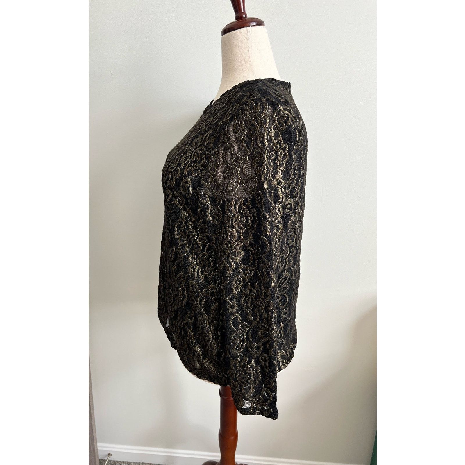 Chicos Chico’s Long Sleeve Lace Overlay Blouse Size 2 (US Large) Size L / US 10 / IT 46 - 3 Thumbnail