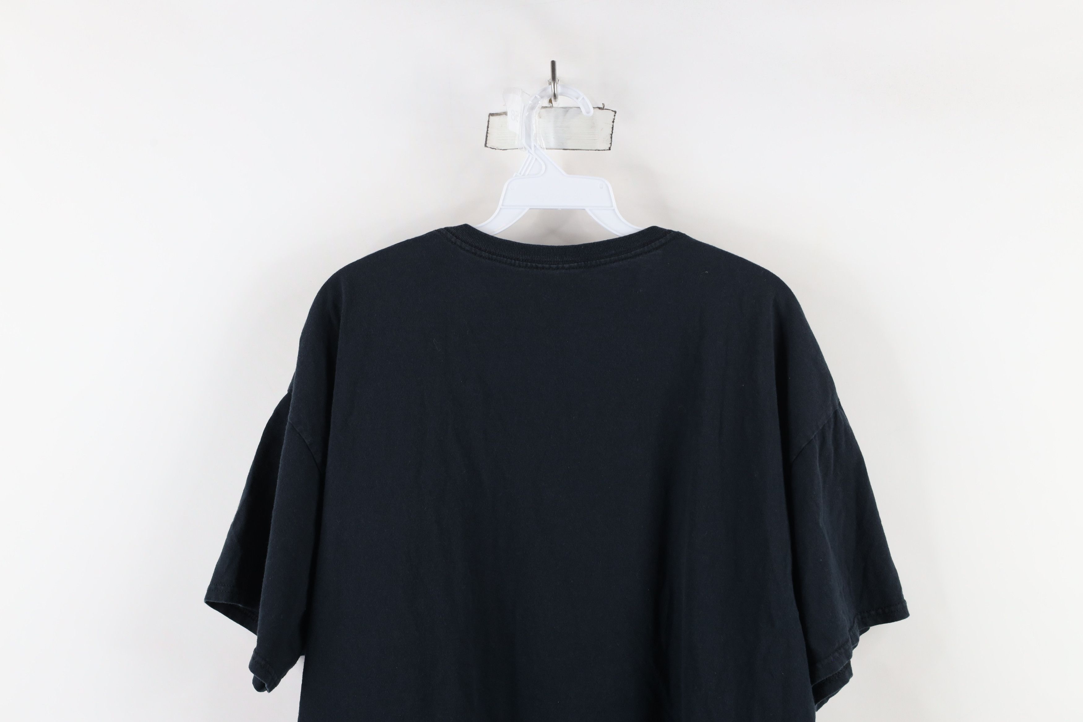 Vintage Vintage 90s Y2K Streetwear Wolf Feather MMA T-Shirt Black Size US XL / EU 56 / 4 - 10 Thumbnail