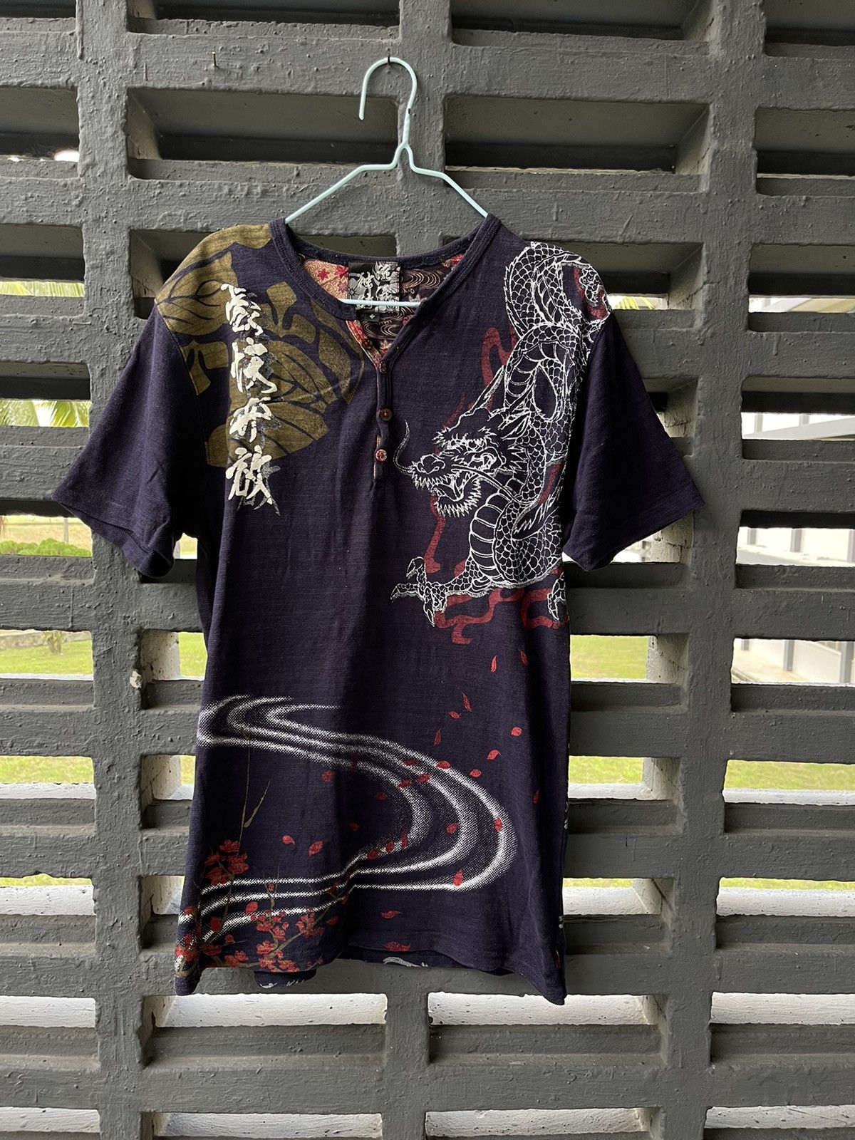 Japanese Brand Sukajan Dragon motif t-shirt Size US M / EU 48-50 / 2 - 1 Thumbnail