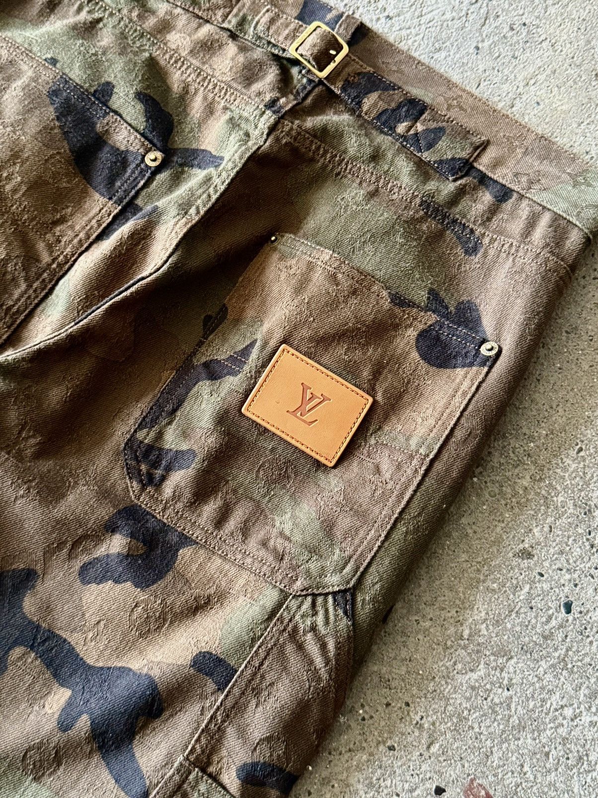 Louis Vuitton × Supreme Louis Vuitton - Supreme -SS16- Jacquard Camo Carpenter Jeans Size US 30 / EU 46 - 16 Thumbnail