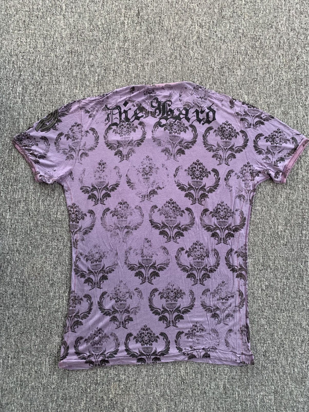 Japanese Brand Rarer Die Hard Poem Skull Gothic Distressed Purple Tshirt Size US L / EU 52-54 / 3 - 7 Thumbnail