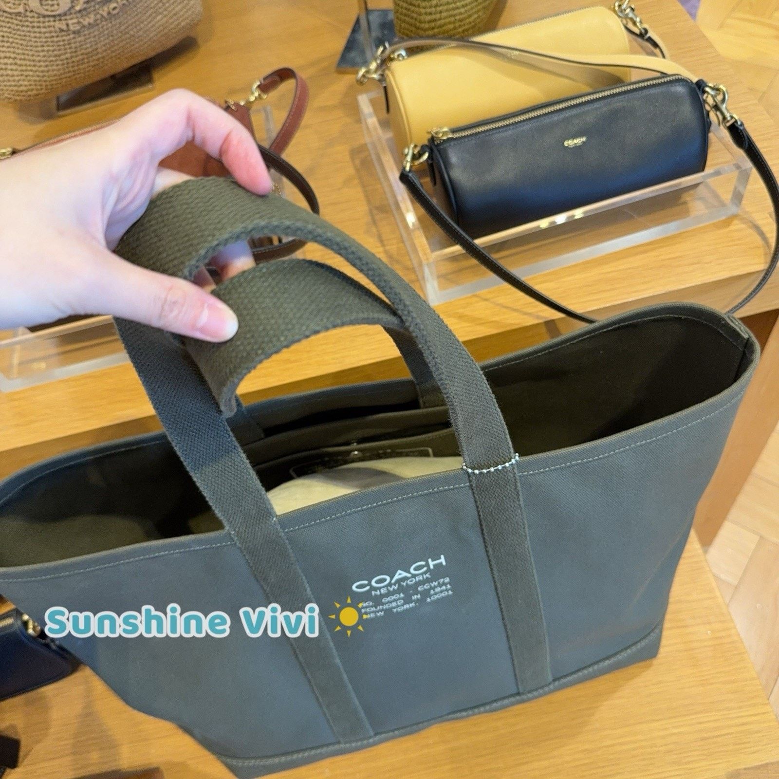 Coach NWT COACH Utility Tote Large Shoulder Bag Olive CCW72 Size ONE SIZE - 3 Thumbnail