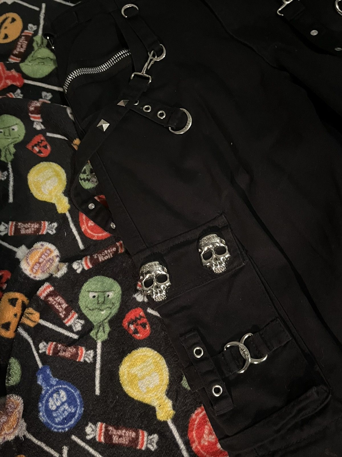 Tripp NYC Tripp NYC black pants skulls with chains Size US 30 / EU 46 - 3 Thumbnail