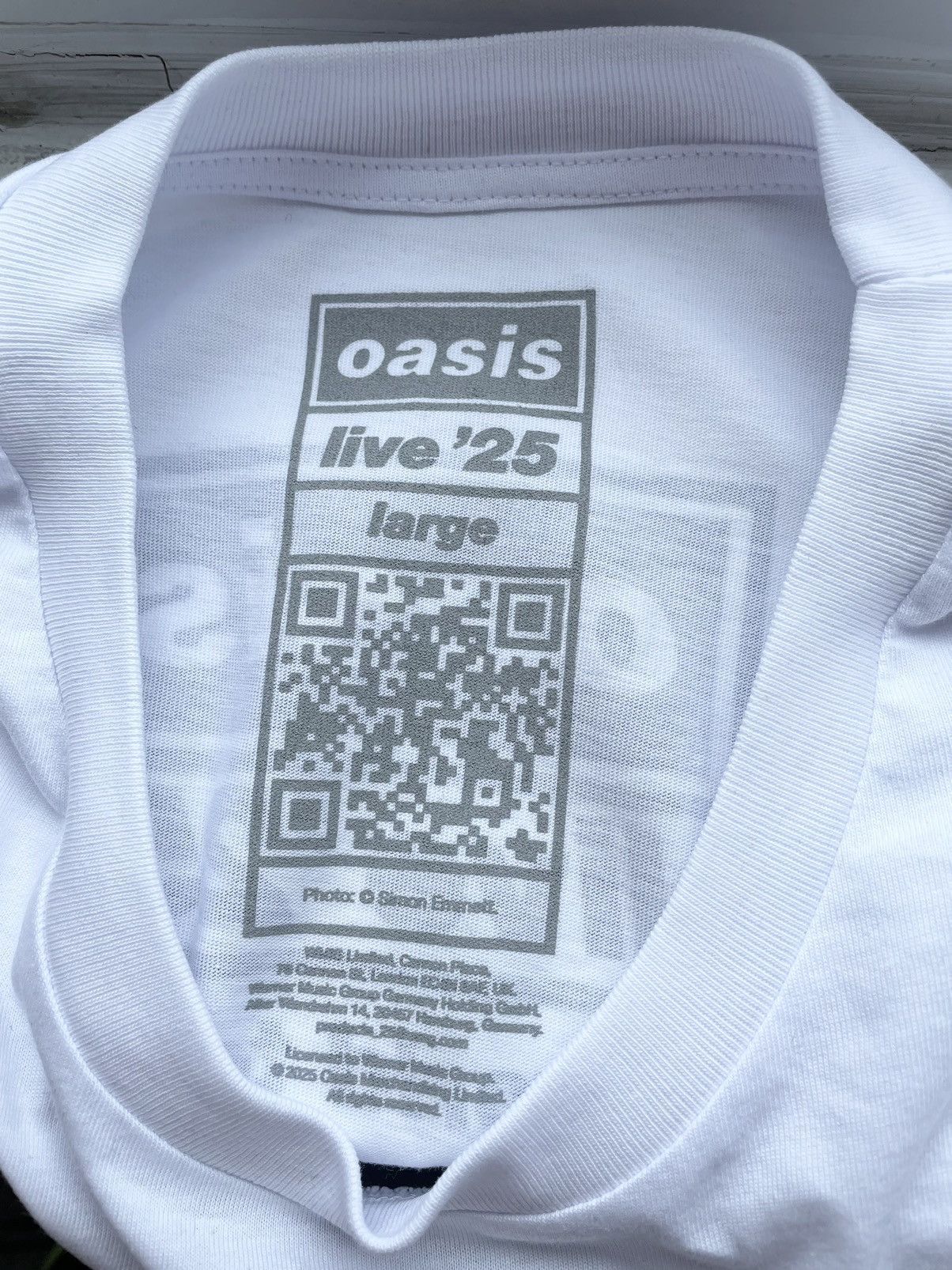 Band Tees OASIS COLOUR PHOTO LIVE 25 WORLD TOUR T-SHIRT WHITE (2025) Size US L / EU 52-54 / 3 - 8 Thumbnail