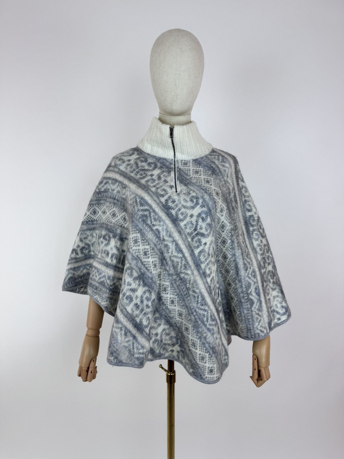 Designer × Japanese Brand MARC CAIN Cape Poncho Sweater Aztec pattern Size XS / US 0-2 / IT 36-38 - 1 Thumbnail