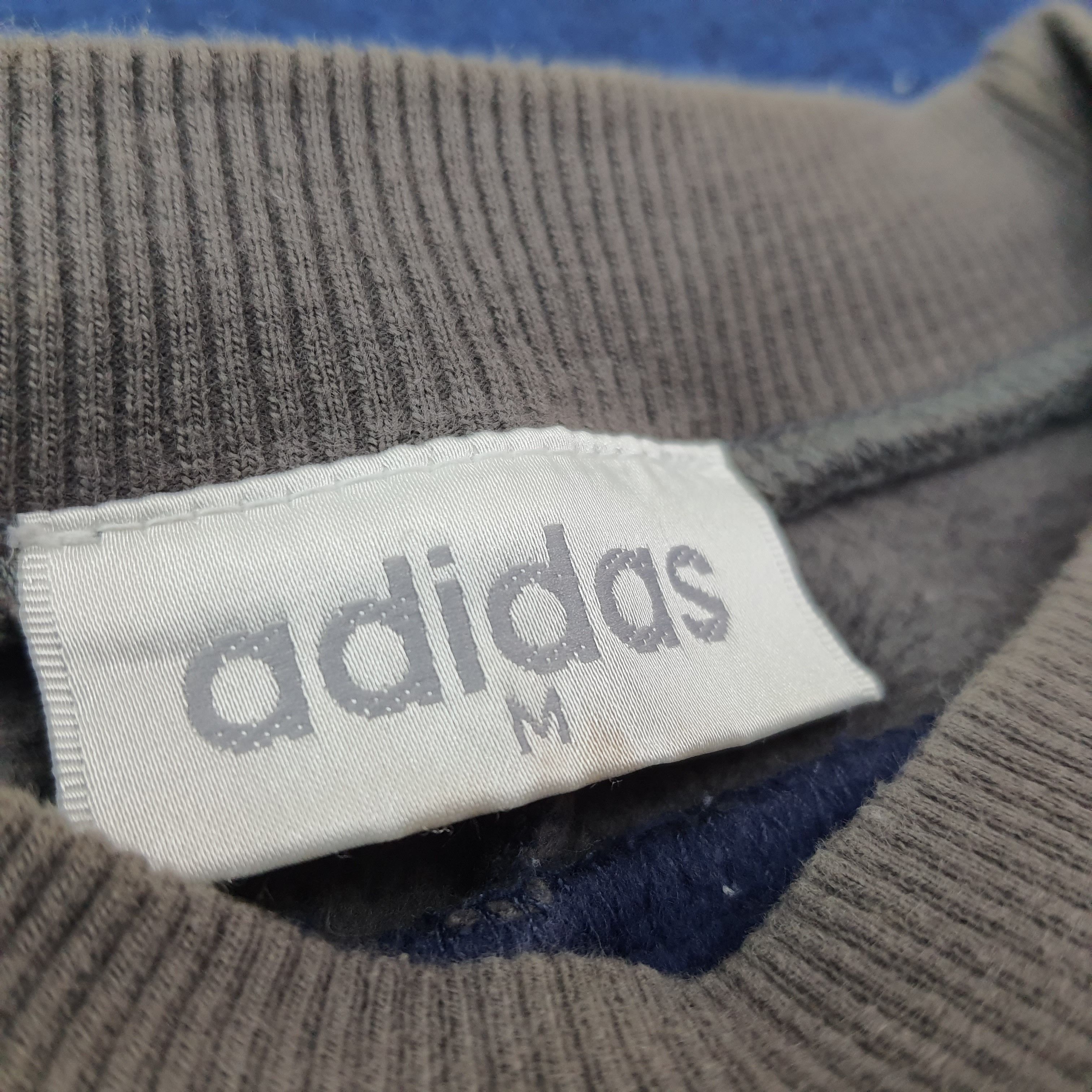 Adidas Vintage Adidas Three Stripes Retro Logo Sweatshirt C256N20 Size US M / EU 48-50 / 2 - 7 Thumbnail
