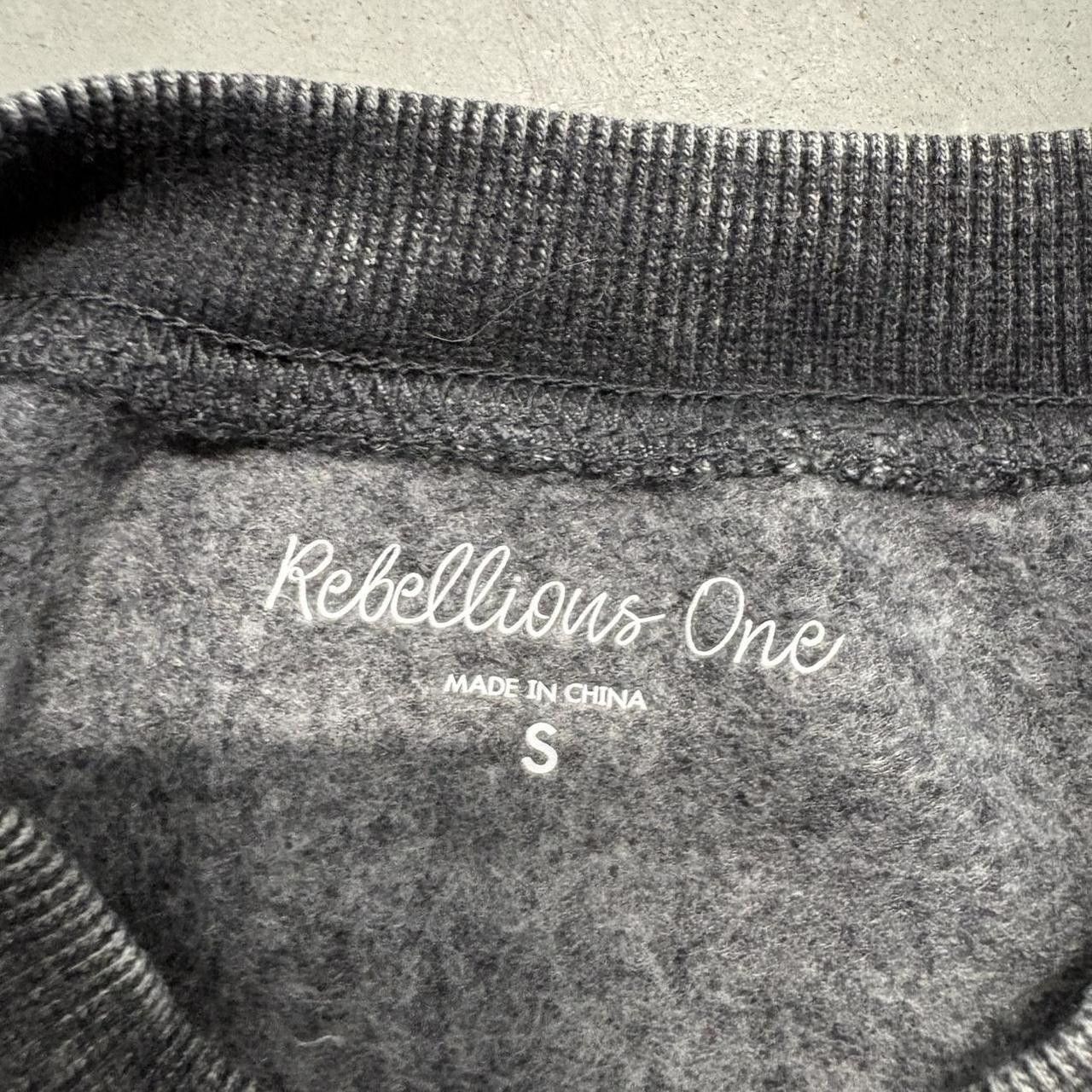 Vintage Crazy Vintage Y2K/2000s Blank Black Minimalist Essential Crewneck SweatShirt! Size US S / EU 44-46 / 1 - 3 Thumbnail