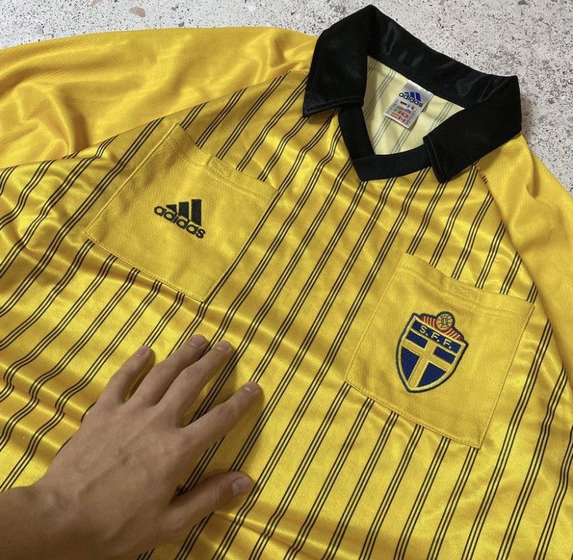 Vintage Vintage 1994-96s Adidas Sweden Soccer Jersey Y2K Hype Drill Size US XL / EU 56 / 4 - 3 Thumbnail