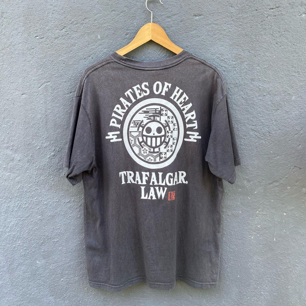 Anime Thrashed Faded Distressed Trafalgar Law One Piece Anima Tee Size US XXL / EU 58 / 5 - 4 Thumbnail