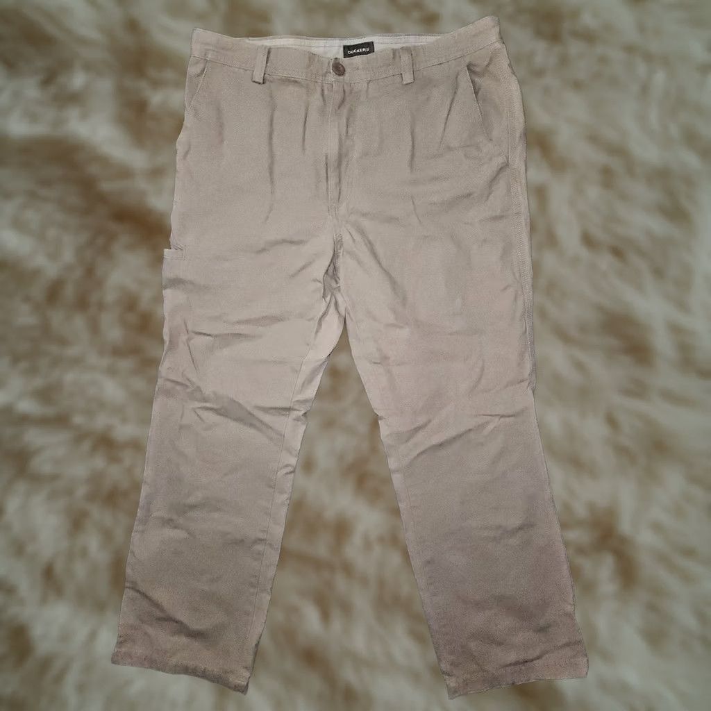 Dockers Dockers Pants Mens 36x30 Khaki Relaxed Fit Cargo Workwear Utility Cotton Jeans-style? No, Pants. Size US 36 / EU 52 - 1 Thumbnail
