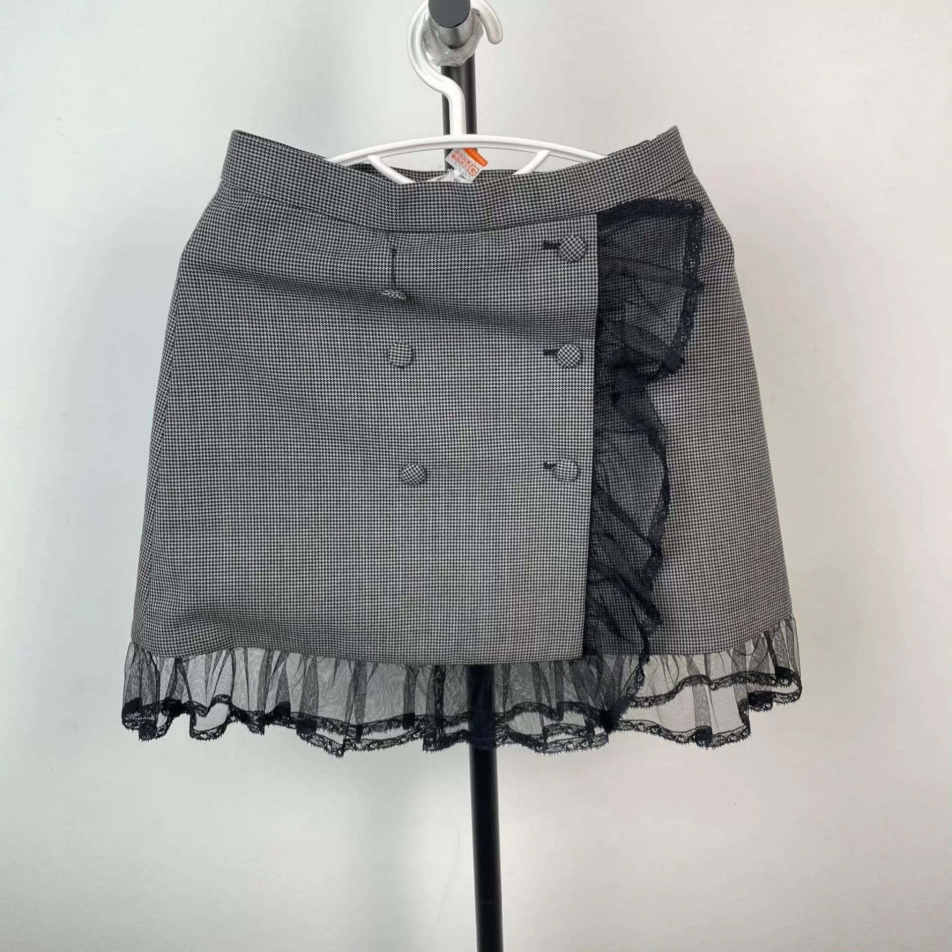 Miu Miu MIU MIU cotton check gray short skirt 40 A no accessories Size 27" / US 4 / IT 40 - 1 Thumbnail