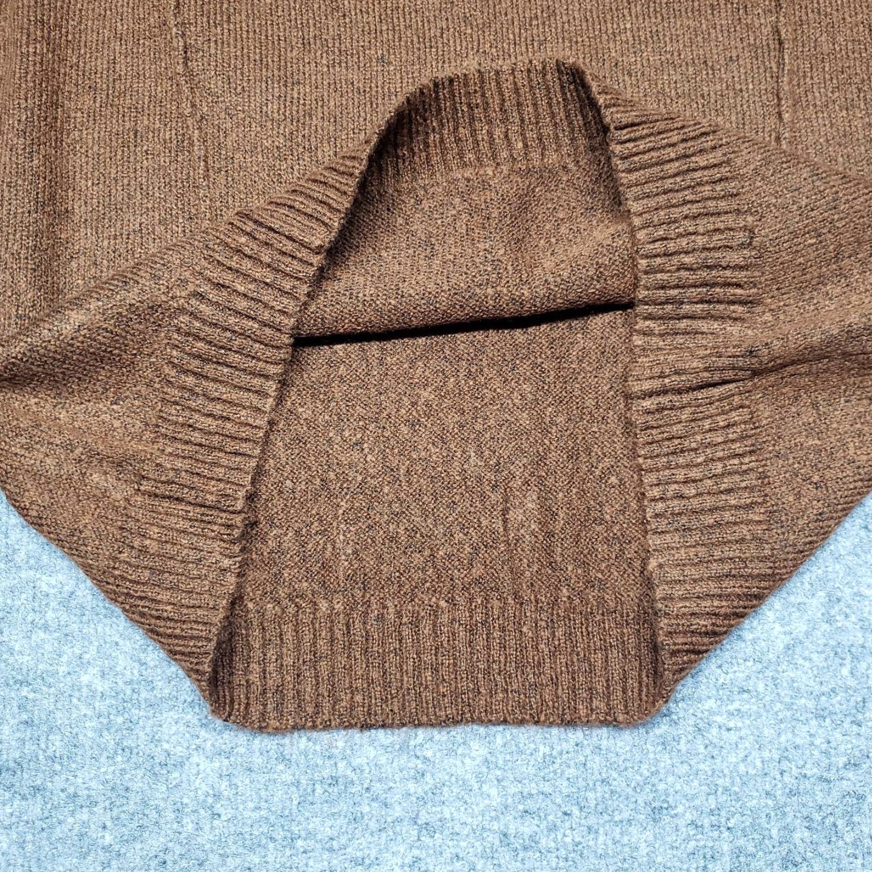 Vintage Rue21 Sweater Womens S Brown Long Sleeve Solid Minimalist V-Neck Pullover New Size S / US 4 / IT 40 - 6 Thumbnail