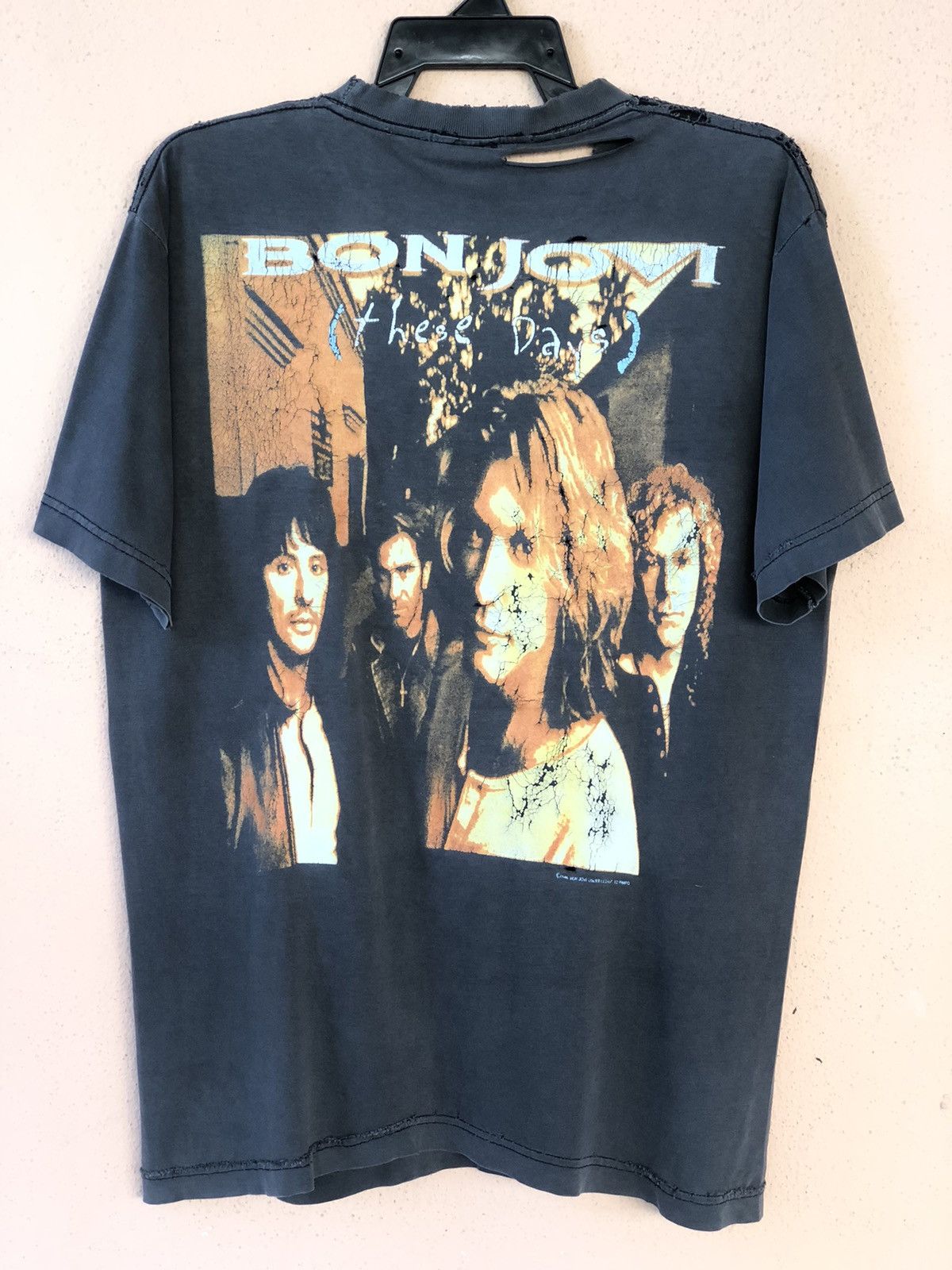 Band Tees × Vintage Thrashed 📍Vintage 90s BON JOVI Bootleg Tee Size US L / EU 52-54 / 3 - 2 Thumbnail