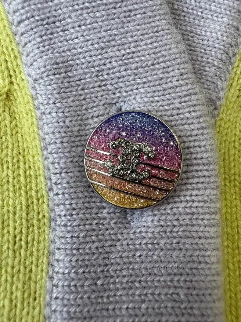 Chanel Chanel 24C yellow and purple V-neck colourful diamond buck Size XS / US 0-2 / IT 36-38 - 3 Thumbnail