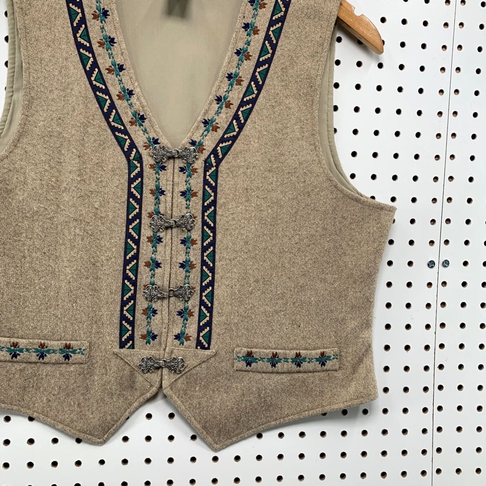 Vintage VINTAGE Northern Womens Vest Wool Tyrolean Austrian Beig Beige Folkloric Boho Small Wool Tyrolean Vest Womens Small Beige Bohemian Winter Fall Womens Size S / US 4 / IT 40 - 7 Thumbnail