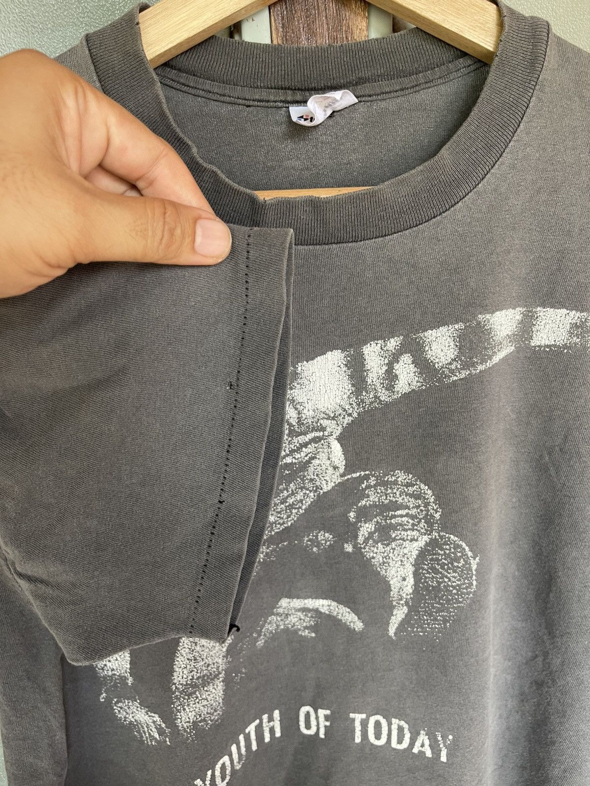 Band Tees Vintage 80's Hardcore Punk Youth Of Today Sun Faded Tee Size US L / EU 52-54 / 3 - 4 Thumbnail