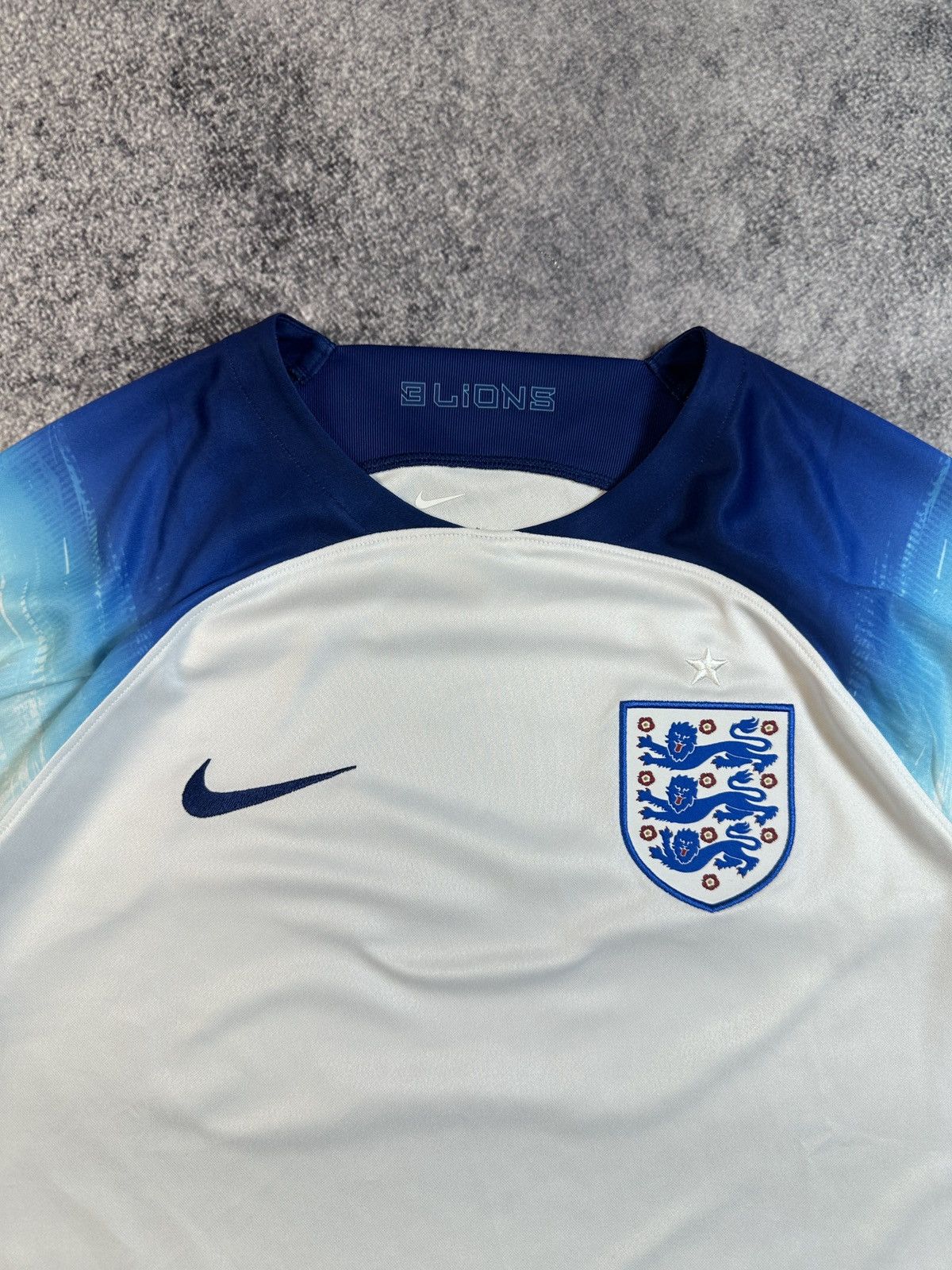 Nike Nike England Soccer Jersey Blokecore Rare Casual Style VTg L Size US L / EU 52-54 / 3 - 2 Thumbnail
