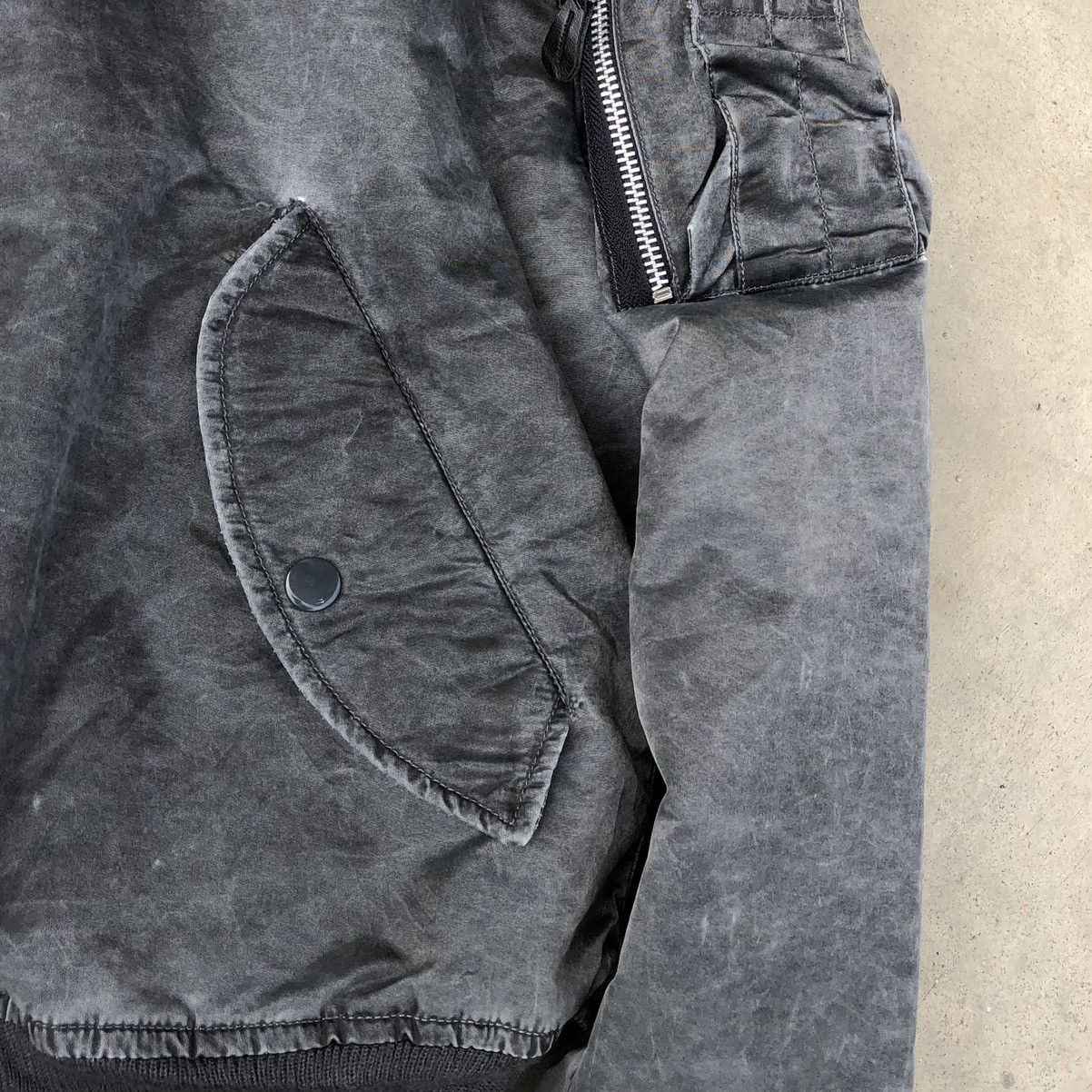 Vintage Vintage Sun Faded Flyer’s Man Intermediate Bomber Jacket Size US L / EU 52-54 / 3 - 4 Thumbnail