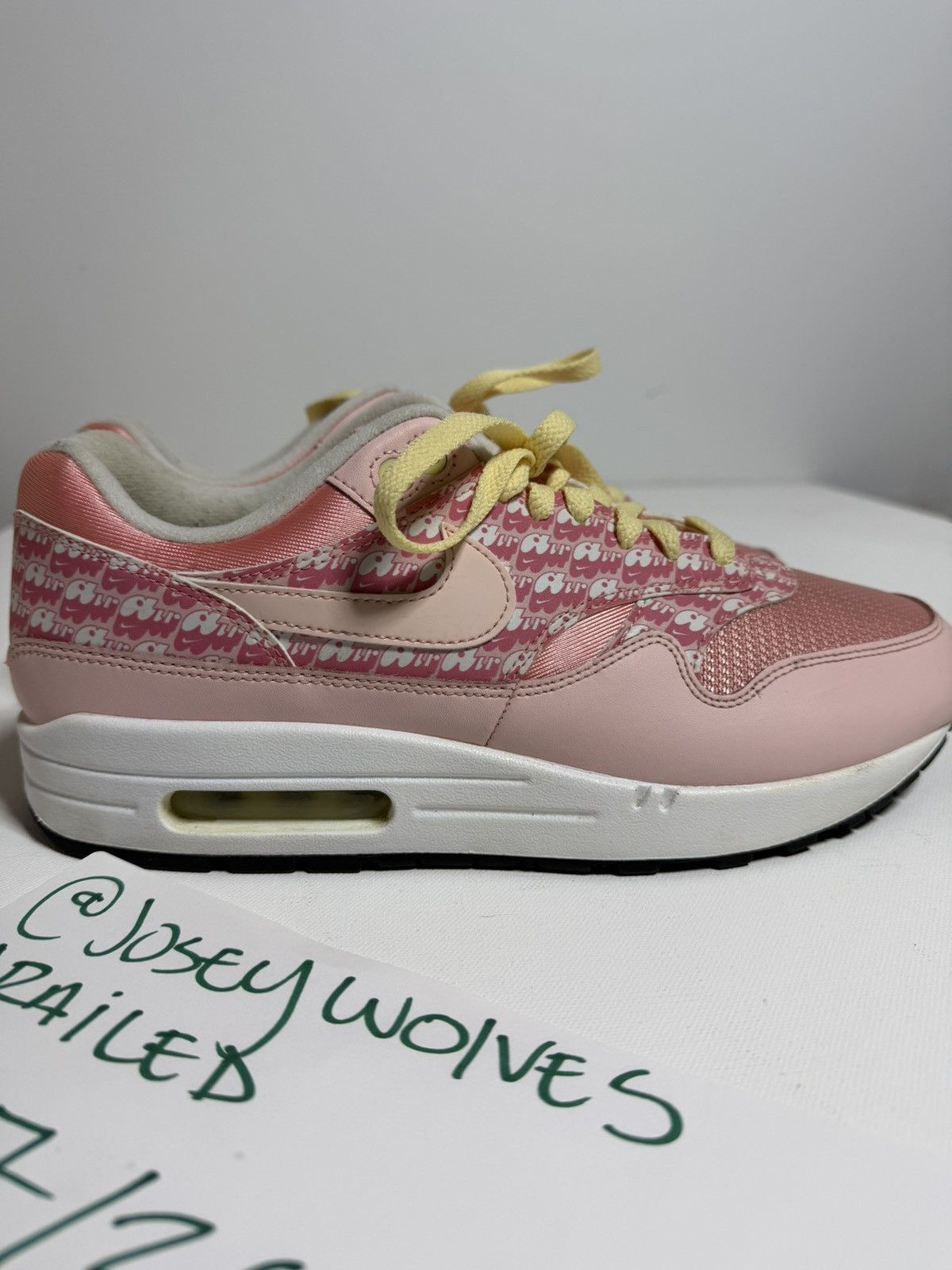 Nike Nike Air Max 1 Strawberry Lemonade 2020 (9.5) Size US 9.5 / EU 42-43 - 2 Thumbnail
