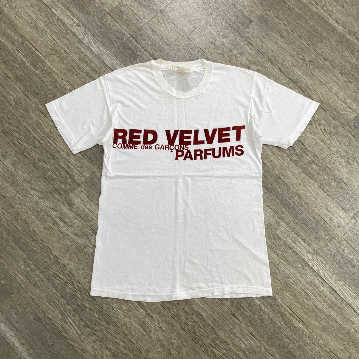 Comme des Garcons 🇯🇵 Vintage Comme des Garcons CDG Red Velvet Parfurm Tee Size US M / EU 48-50 / 2 - 1 Thumbnail