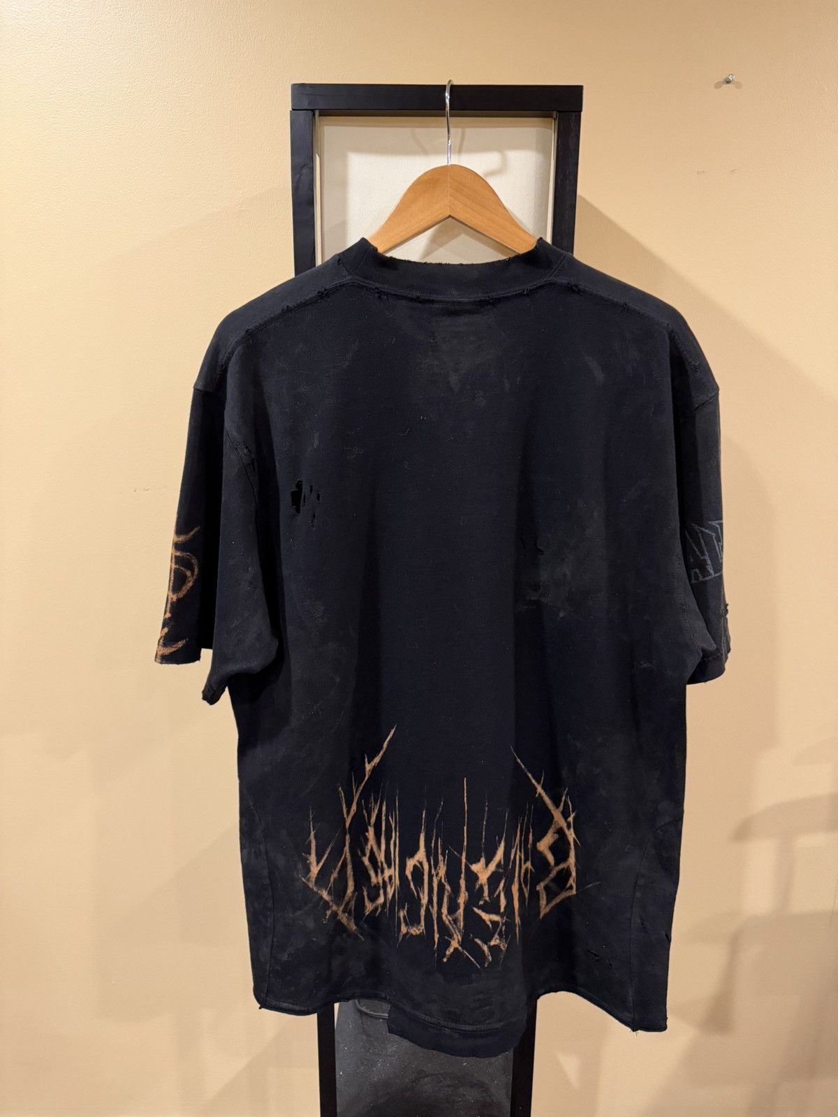 Balenciaga Balenciaga Upside Down Paris Moon Distressed Black T-Shirt Size US XL / EU 56 / 4 - 14 Thumbnail