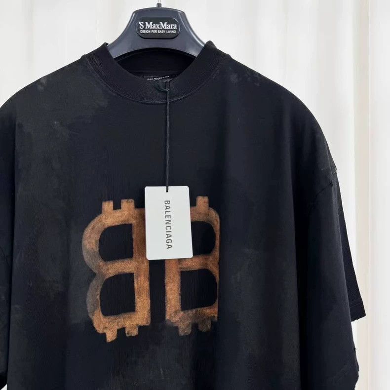 Balenciaga Balenciaga balenciaga bitcoin graphic short sleeve shirt - Size US S / EU 44-46 / 1 - 3 Thumbnail