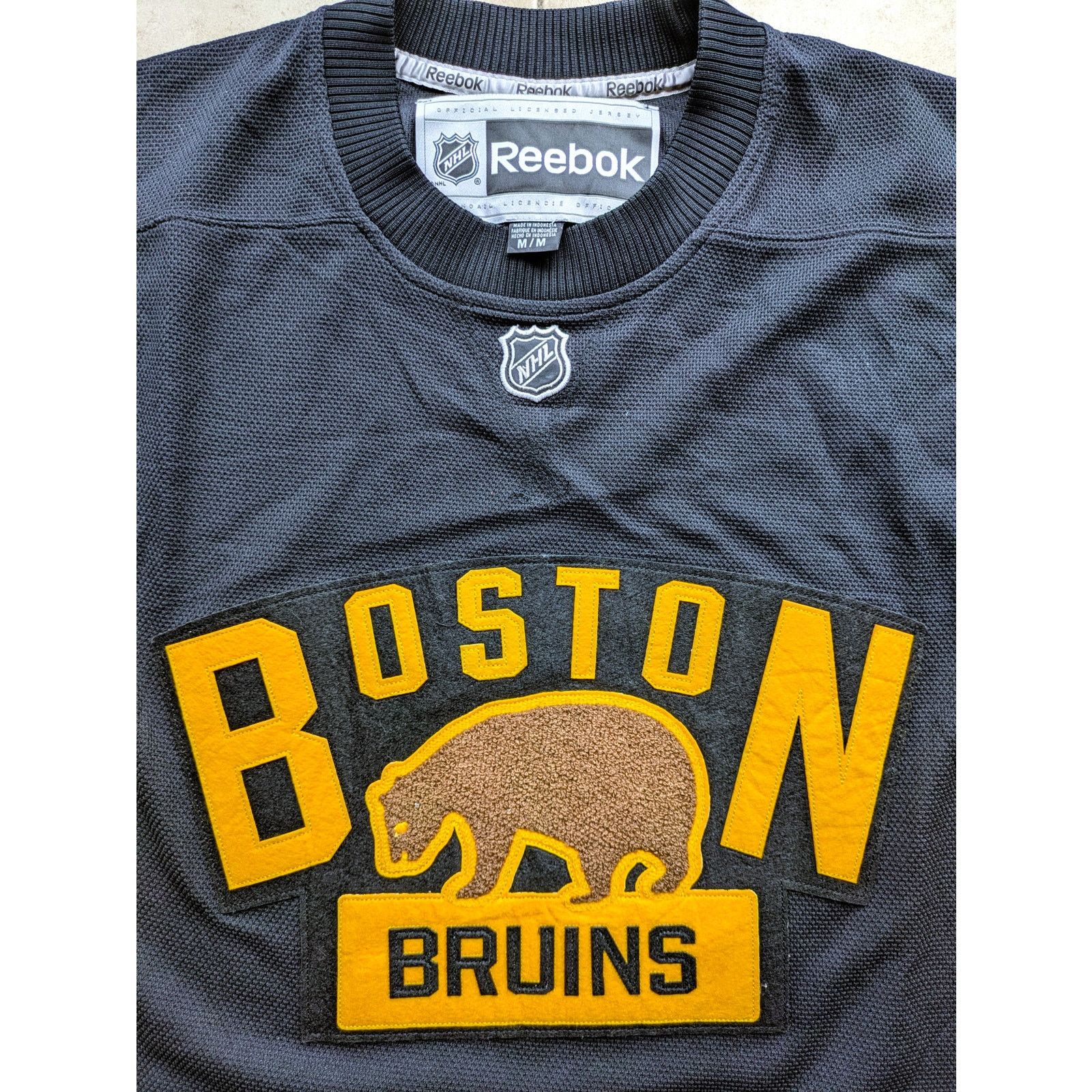 NHL × Reebok Boston Bruins 2016-2017 jersey Sweater M 3rd blk gold NHL Size US M / EU 48-50 / 2 - 2 Thumbnail