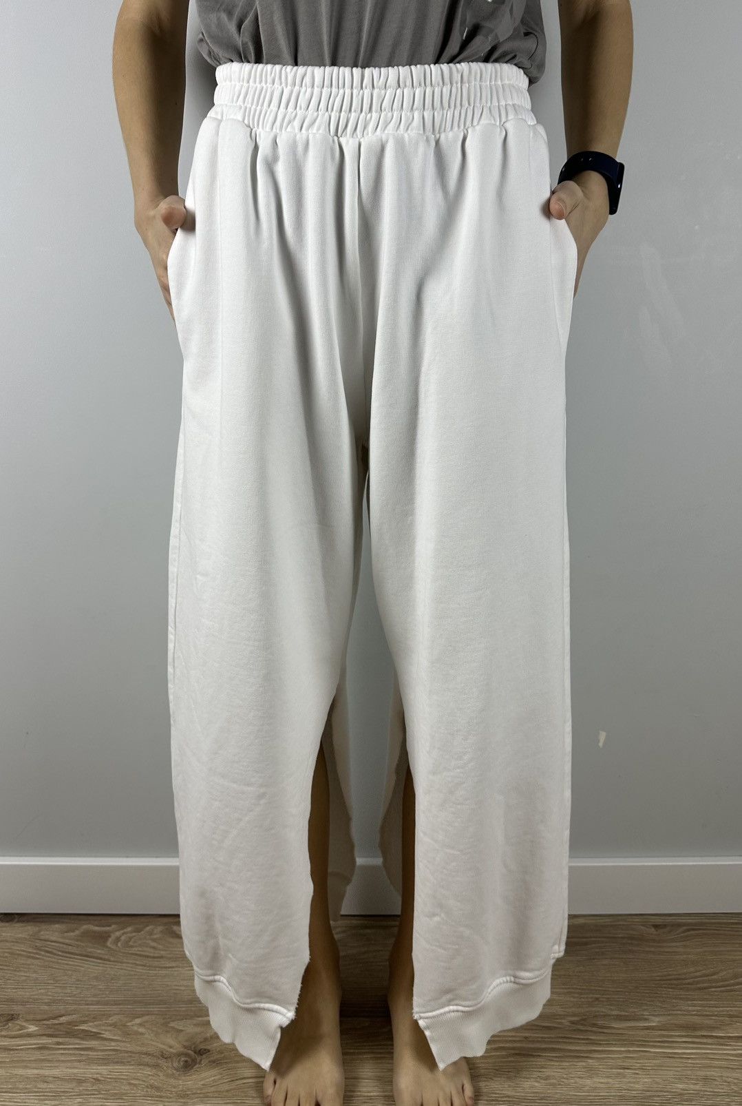 Maison Margiela Rare MM6 Maison Margiela Easy Wide Sweat Pants White Size 26" / US 2 / IT 38 - 1 Thumbnail