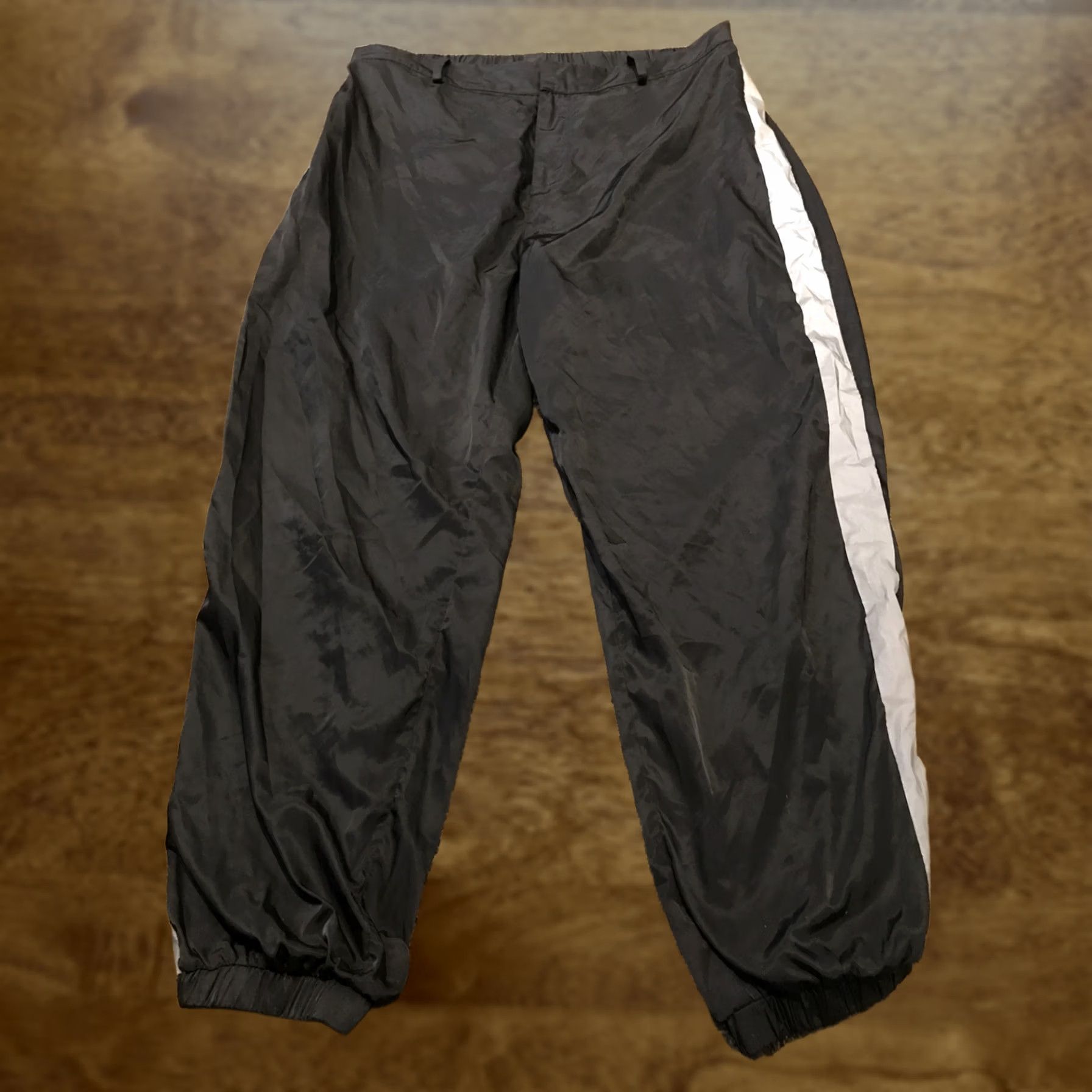 Forever 21 FOREVER 21+ Plus Womens Pants 1X Joggers Black Polyester Slick High Rise 28 In Inseam Straight Size 1X Size 40" / US 18 - 1 Thumbnail