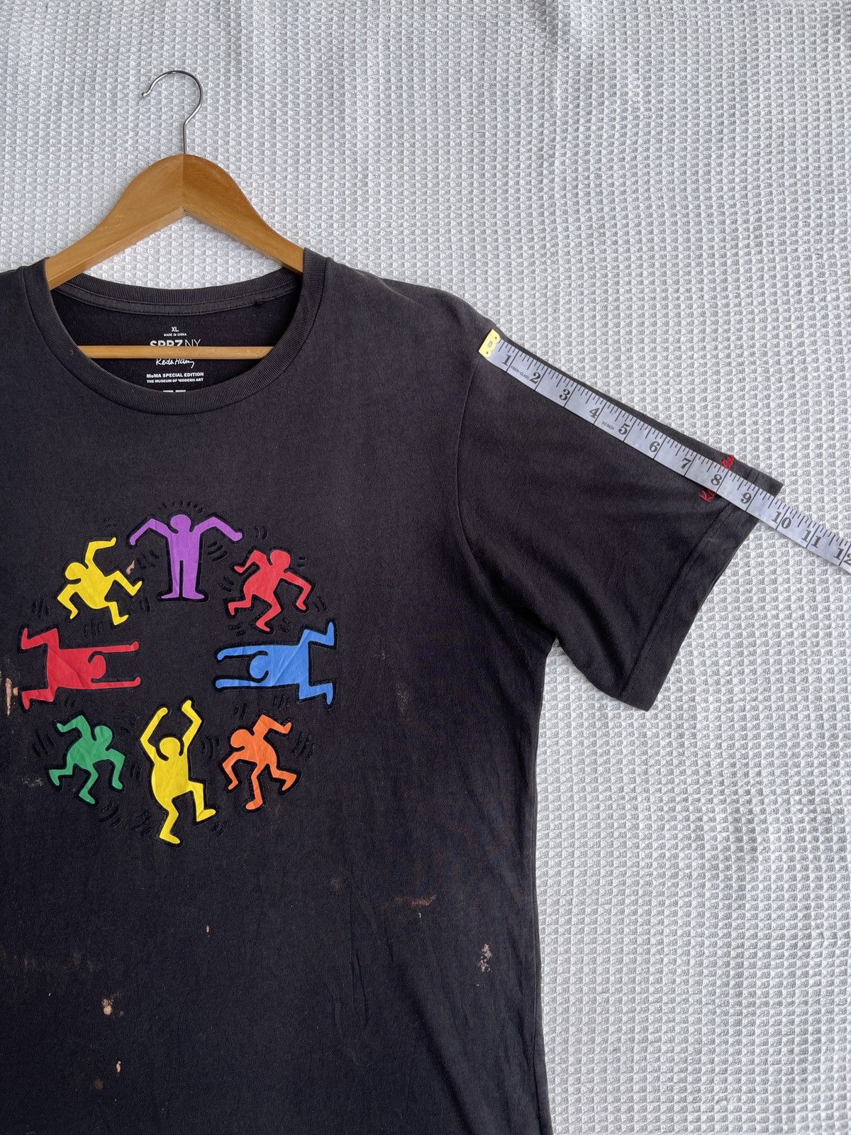 Keith Haring Last Drop🔥Rare🔥SUN FADED Keith Haring x Museum Of Arts Tee Size US XL / EU 56 / 4 - 12 Thumbnail