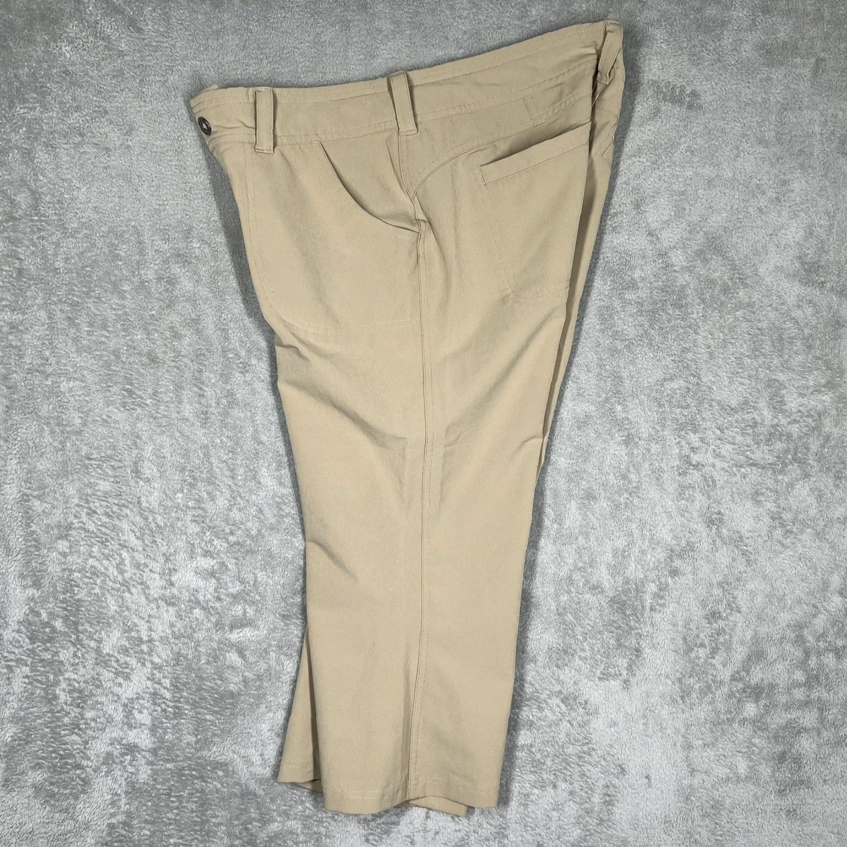 The North Face The North Face Capri Pants Womens Size 6 32x20 Polyester Stretch Khaki Tan Hiking Capri Outdoor Regular Womens Size 28" / US 6 / IT 42 - 6 Thumbnail