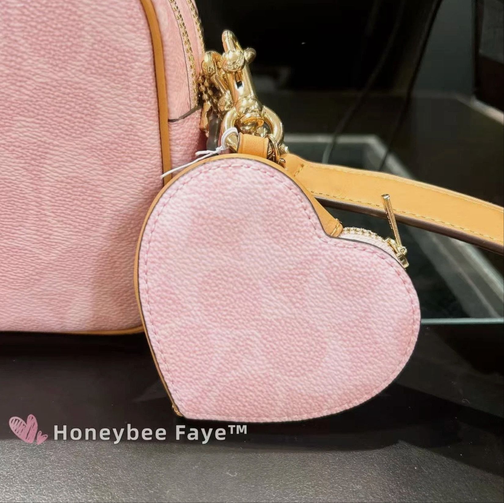 Coach Heart Bag Charm In Signature Canvas CEA22 Size ONE SIZE - 1 Thumbnail