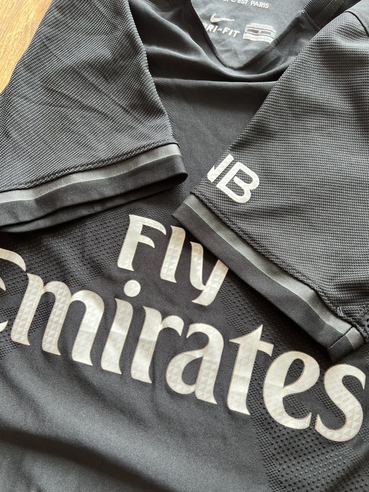 Nike Nike rare PSG jersey 2015/16 football shirt third Size US S / EU 44-46 / 1 - 8 Thumbnail
