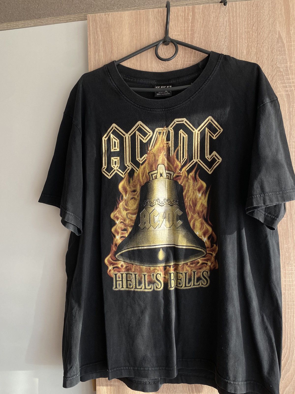 Band Tees Vintage 2001 ACDC Hells Bells T-Shirt Size US XL / EU 56 / 4 - 2 Thumbnail