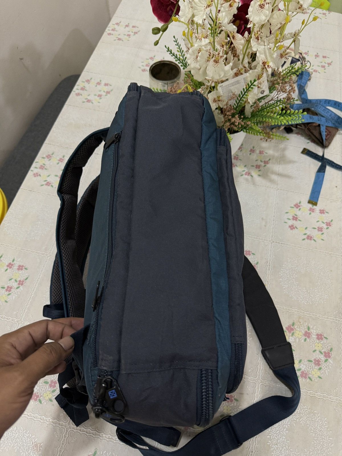 Hypebeast 🔥🔥🔥ARCHIVE ZERO NEW YORK MESSENGER BAGPACK Size ONE SIZE - 7 Thumbnail