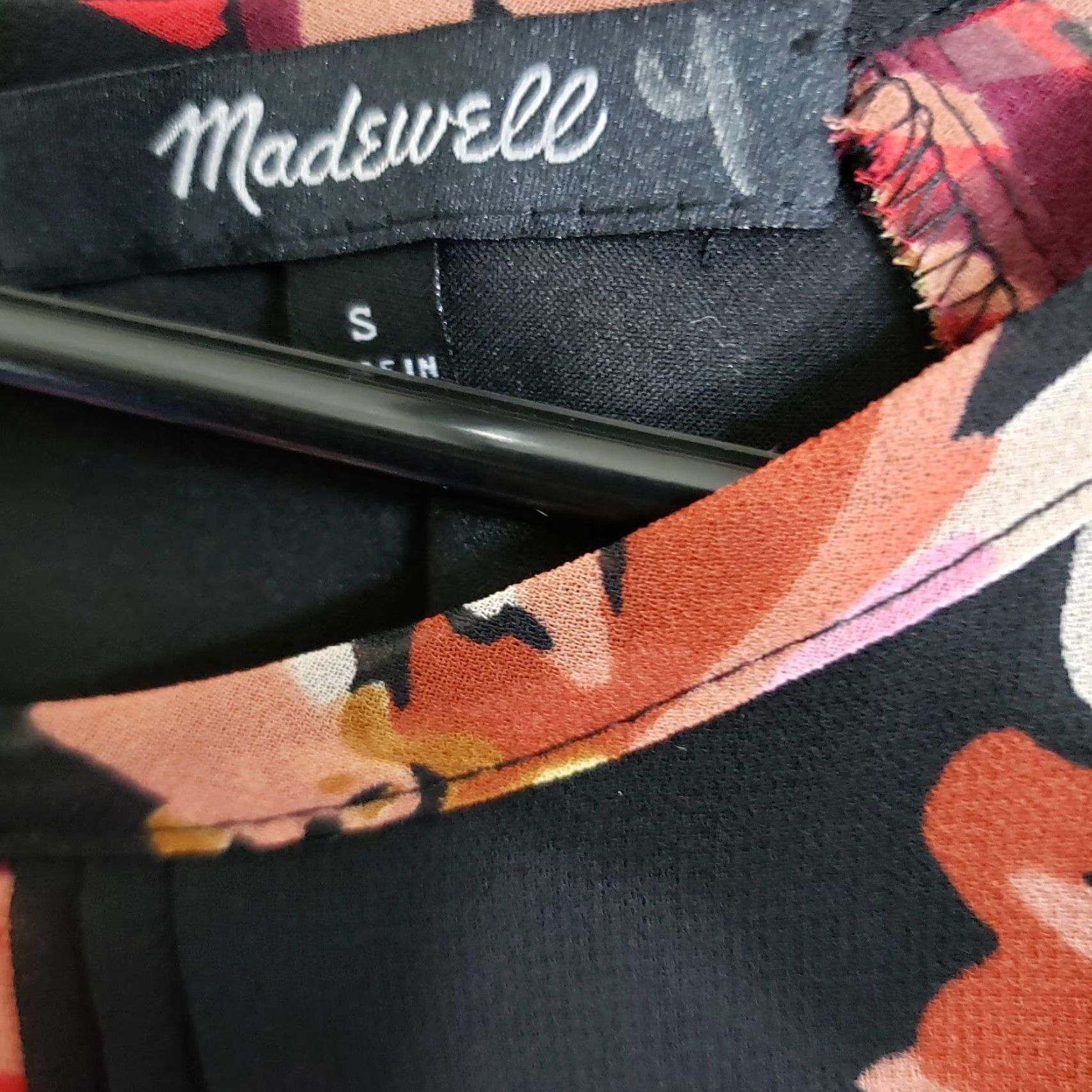 Madewell Madewell Womens Blouse Tie Back Bubble Sleeve Top Sz S Black Red Floral Round Neck 3/4 Sleeve Shirt Womens Size S / US 4 / IT 40 - 6 Thumbnail